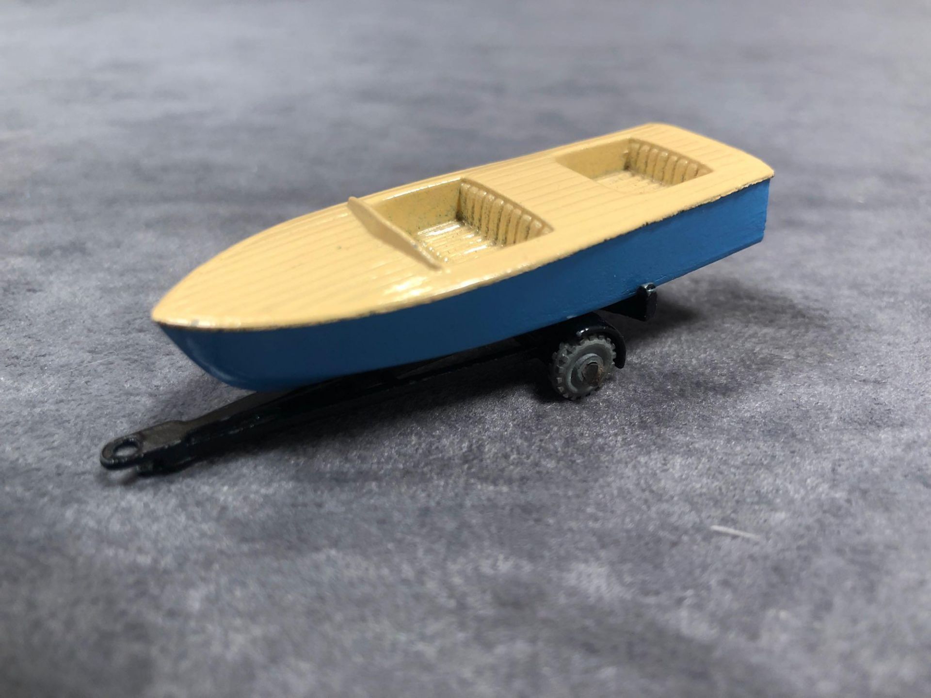 Mint Matchbox Series Moko Lesley Diecast #48 Meteor Speed Boat In Blue/Beige And Black Trailer Crisp - Image 2 of 3