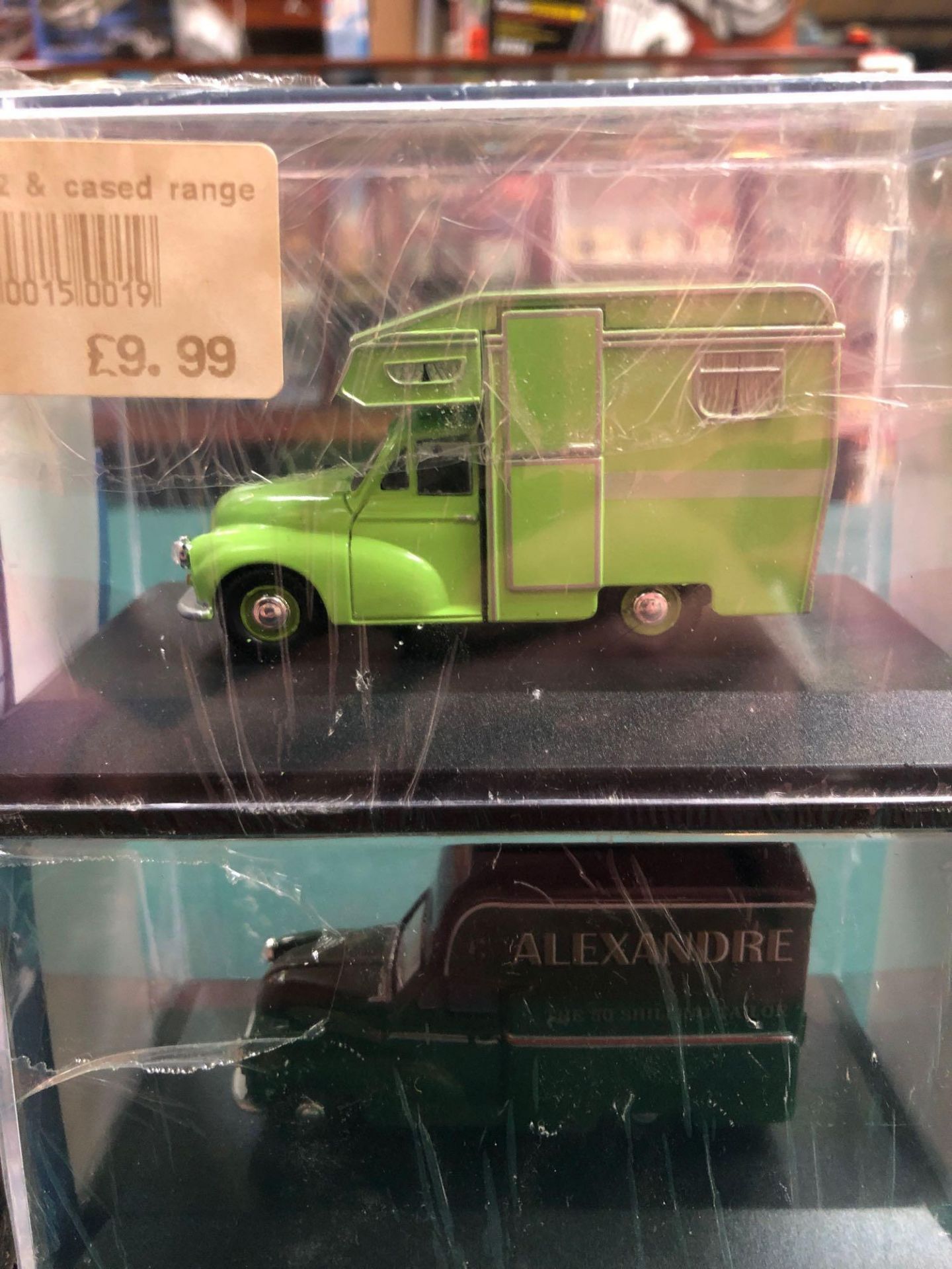 4x Oxford Diecast Models All On Display Boxes, Comprising Of; #MM032 Morris Campervan Certificate - Image 3 of 3