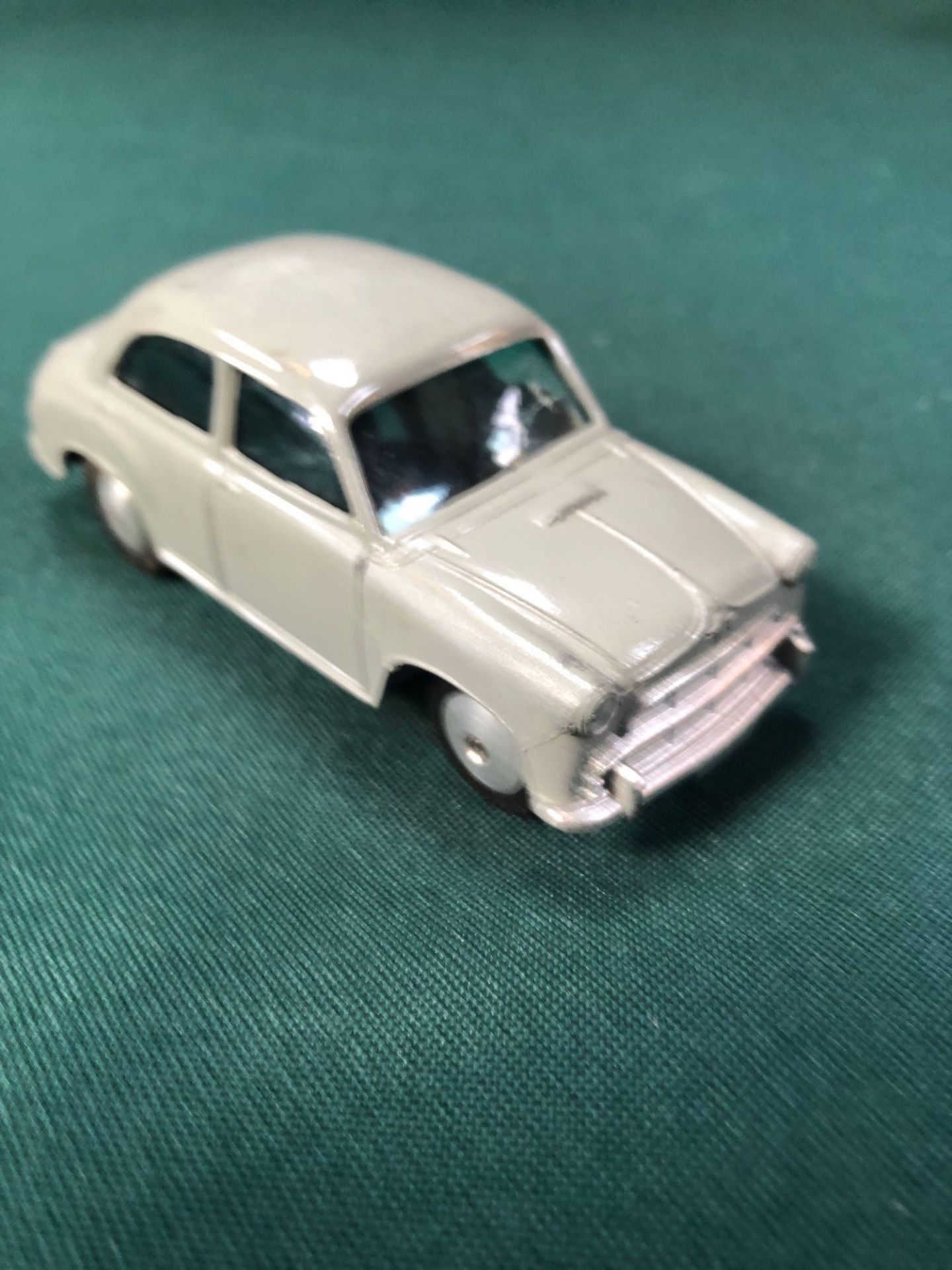 Corgi 202 Diecast To Morris Cowley Saloon In Grey With A Firm Box (One End Flap Missing) - Image 2 of 3