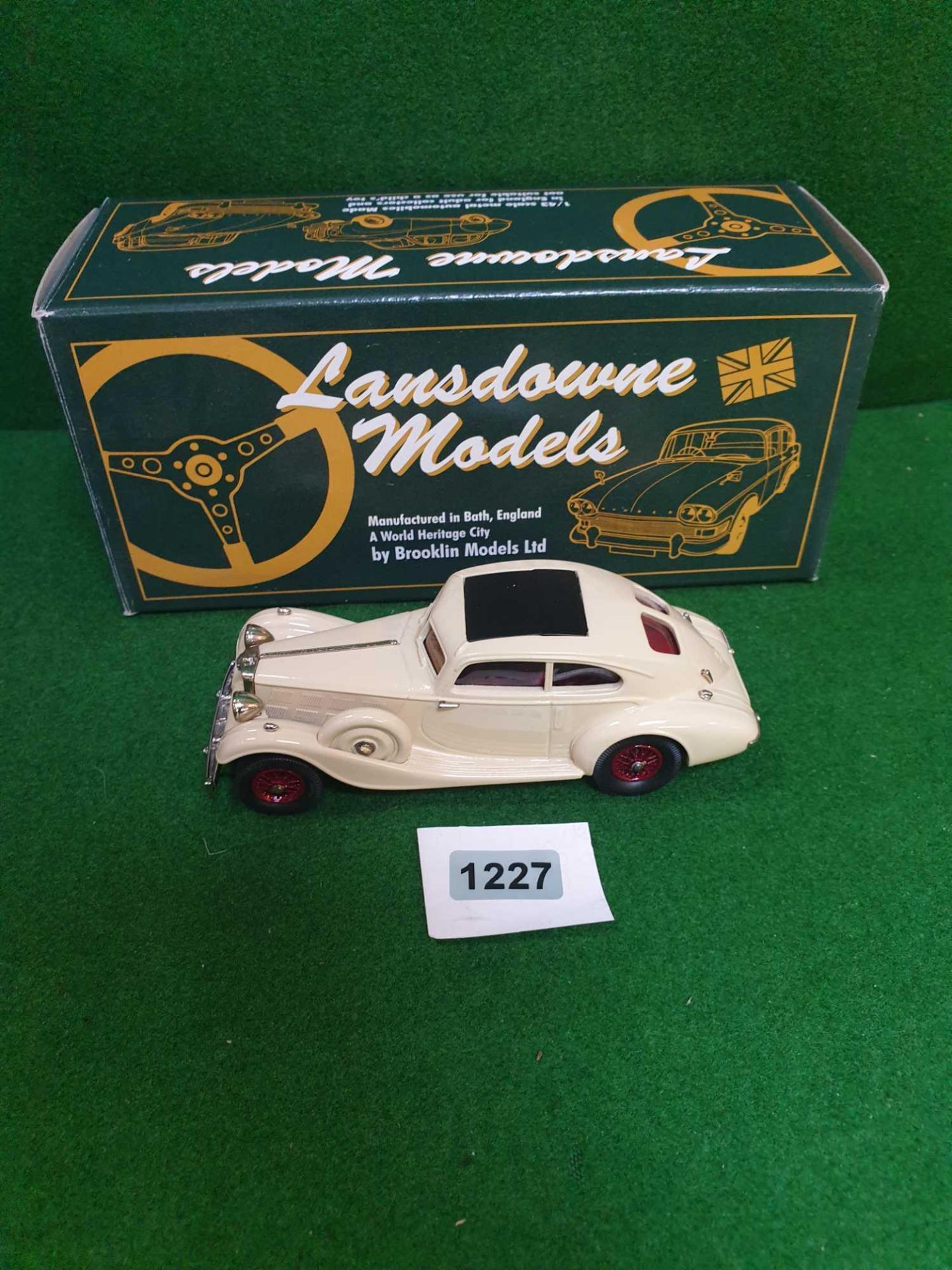 Lansdowne Models 1/43 Scale #LDM29 - 1935 Triumph Vitesse Flow-Free With Box