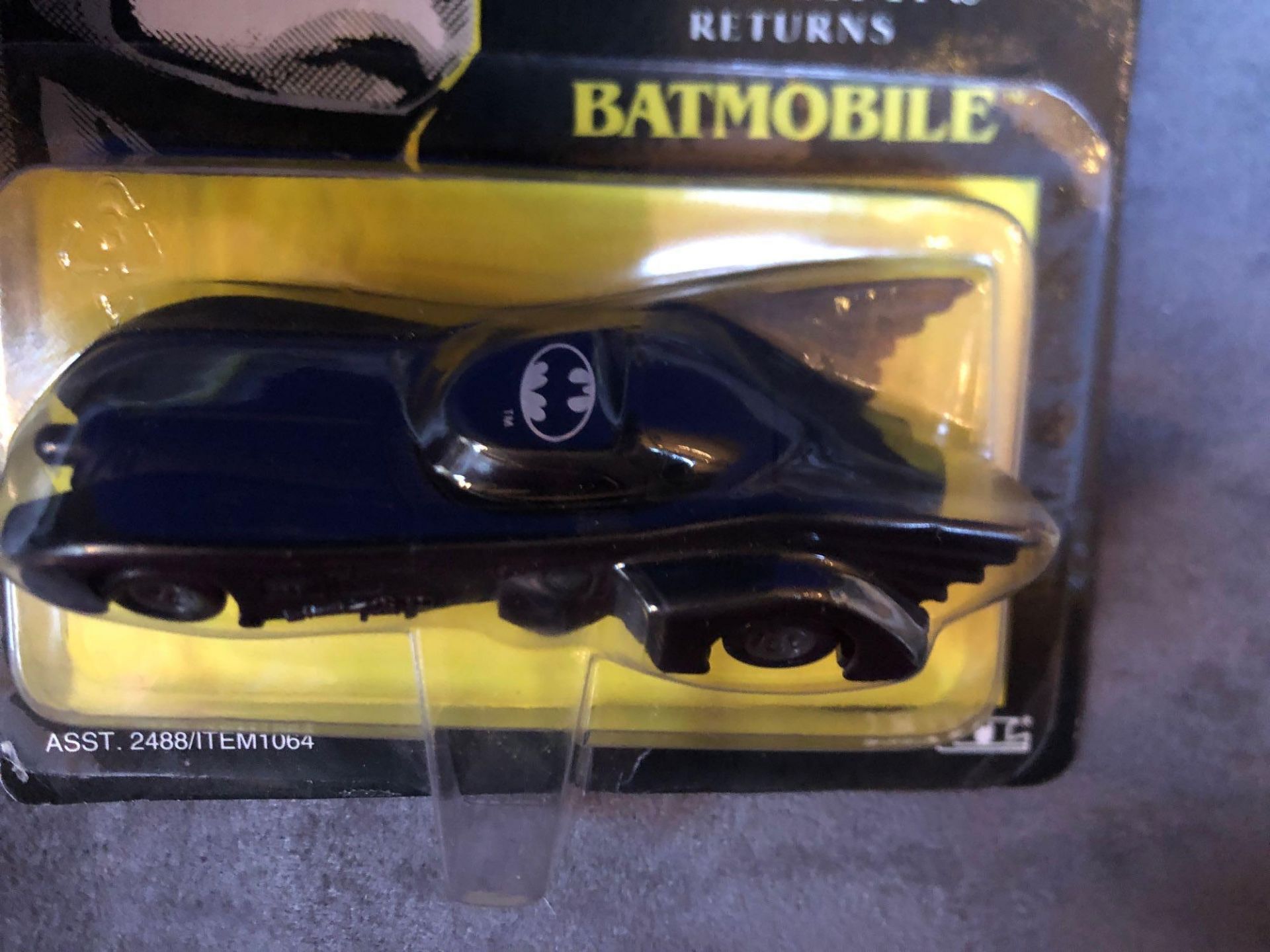 ERTL Batman Returns Diecast #1064 Batmobile On The Bubble Card - Image 2 of 2