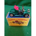 Lesney Models Of Yesteryear Y2 1910 Renault Green Red Seats Gold Hubs Mint In Excellent Box Some