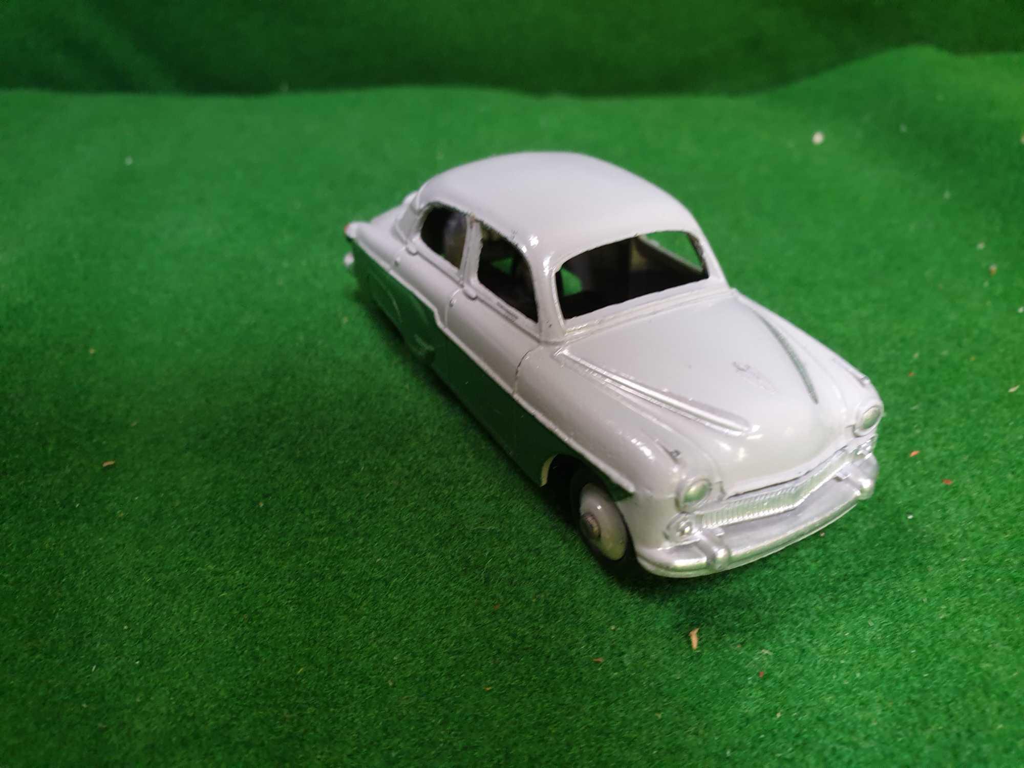 Dinky #164 Vauxhall Cresta Green/Grey - Grey Hubs 1957-1960 Unboxed - Image 3 of 4