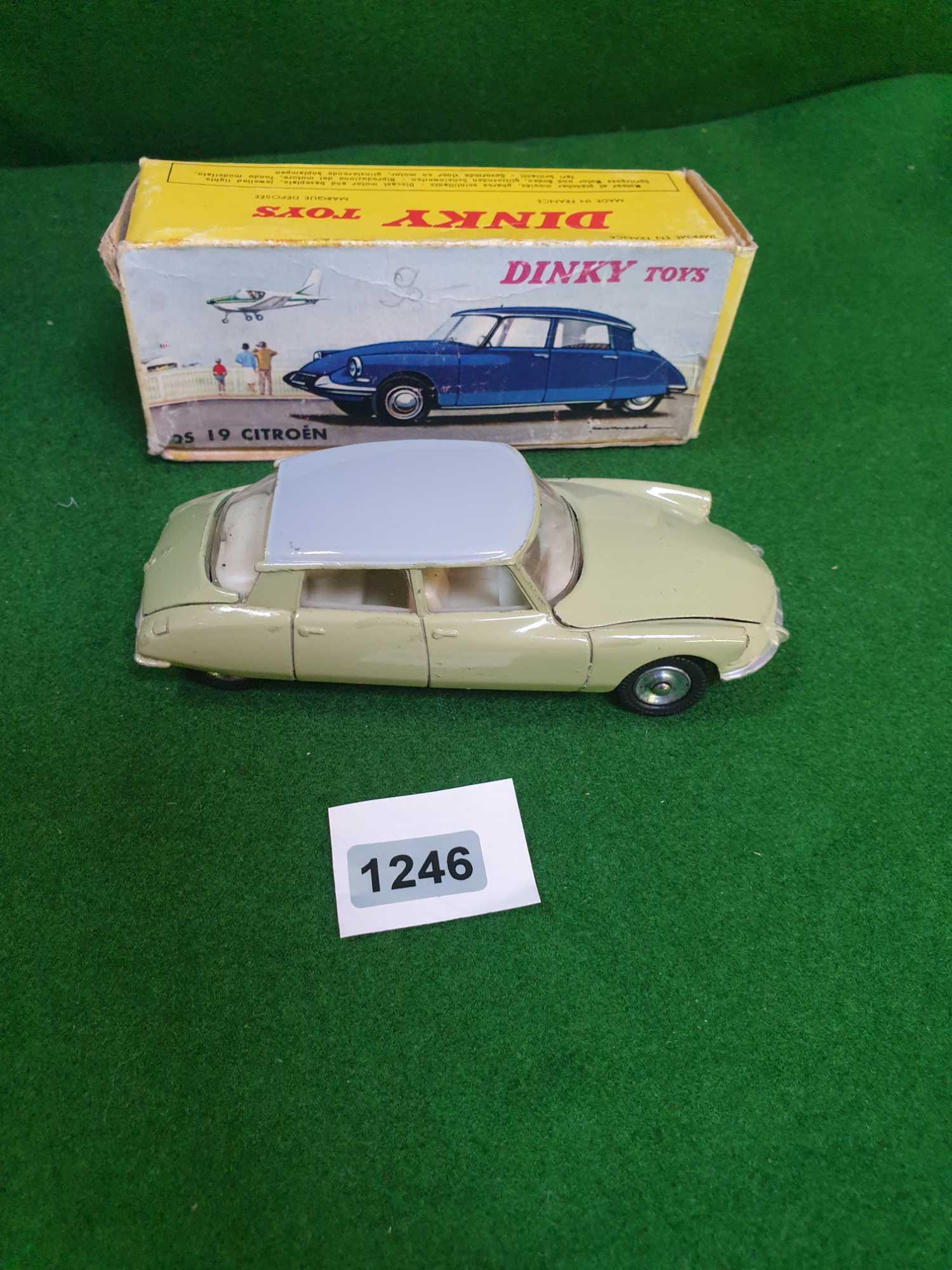 Dinky (France) #530 Citroen DS19 In Green With A Grey Roof In Very Good Box 1963-1970