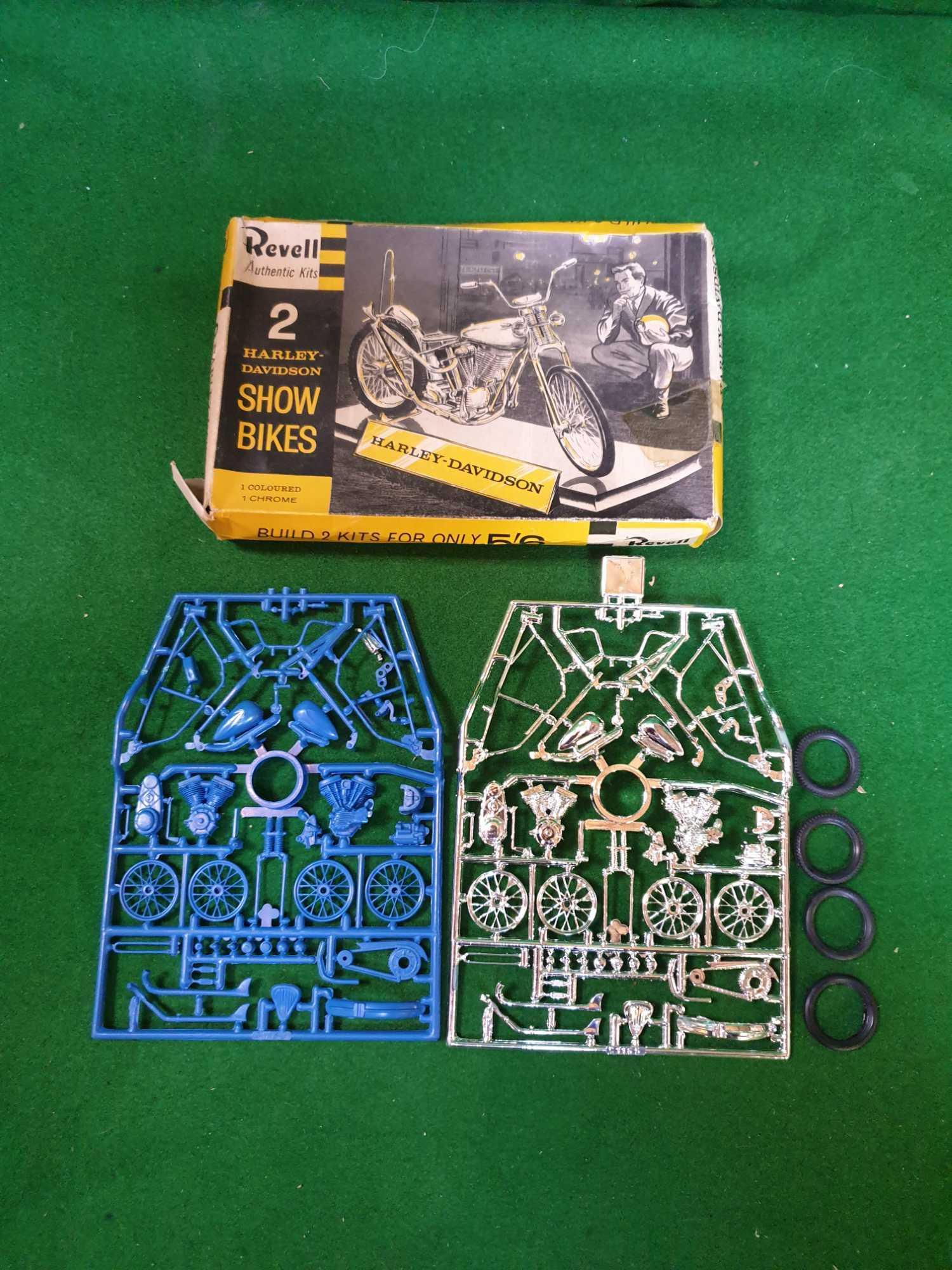 Revell Great Britain Very Rare # H-1292 1:25 Scale 2 Show Bikes Harley Davidson Still On Sprues - Image 3 of 3