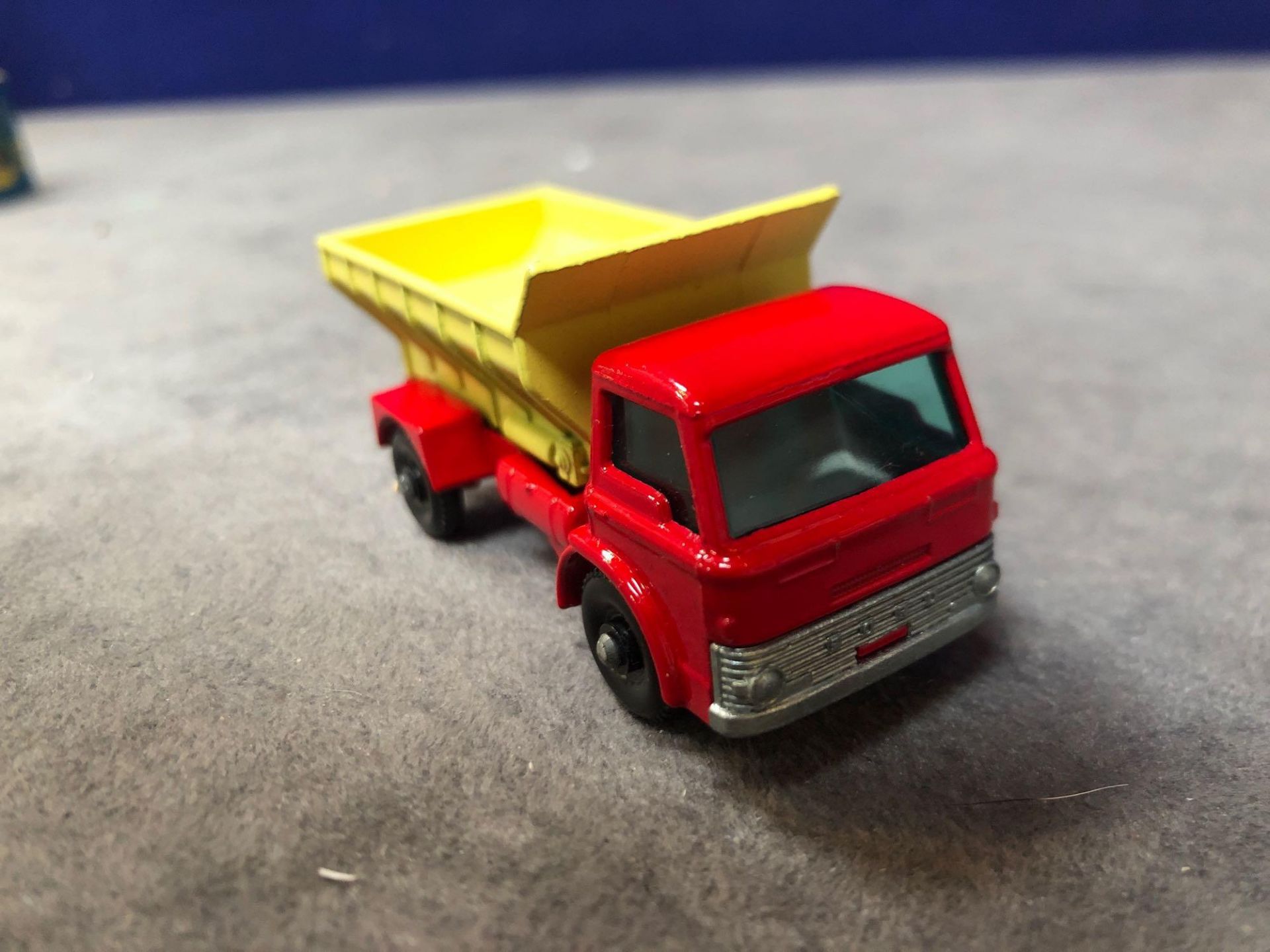 Matchbox Lesney #70b Grit Spreading Truck With Rare Grey Slide Fitted Upside Down! Mint Model With - Image 2 of 5