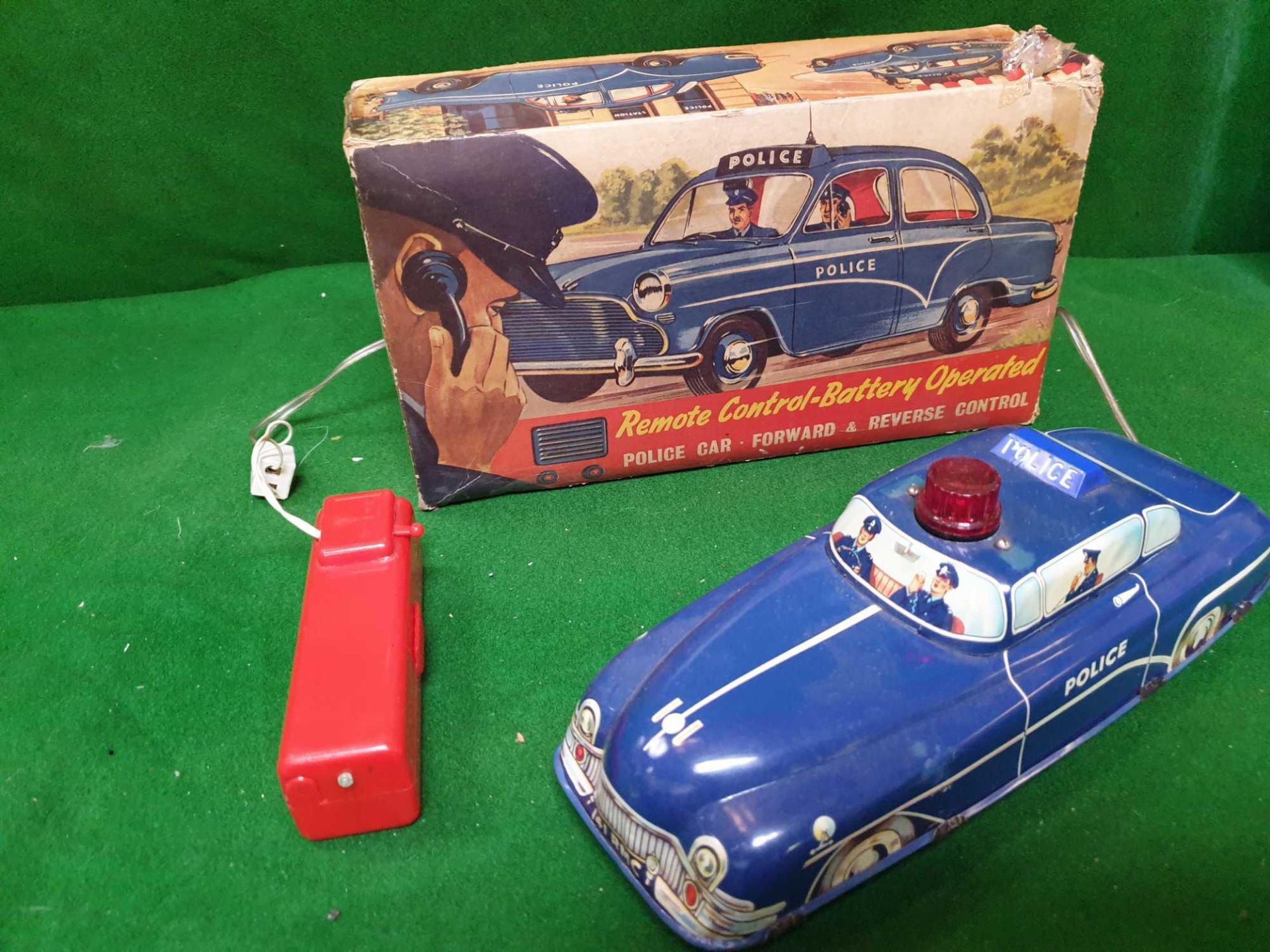 Welsotoys #141 Remote Control Battery Operated Police Car Lithograph Tin Plate Welsotoys 141 - Image 2 of 5