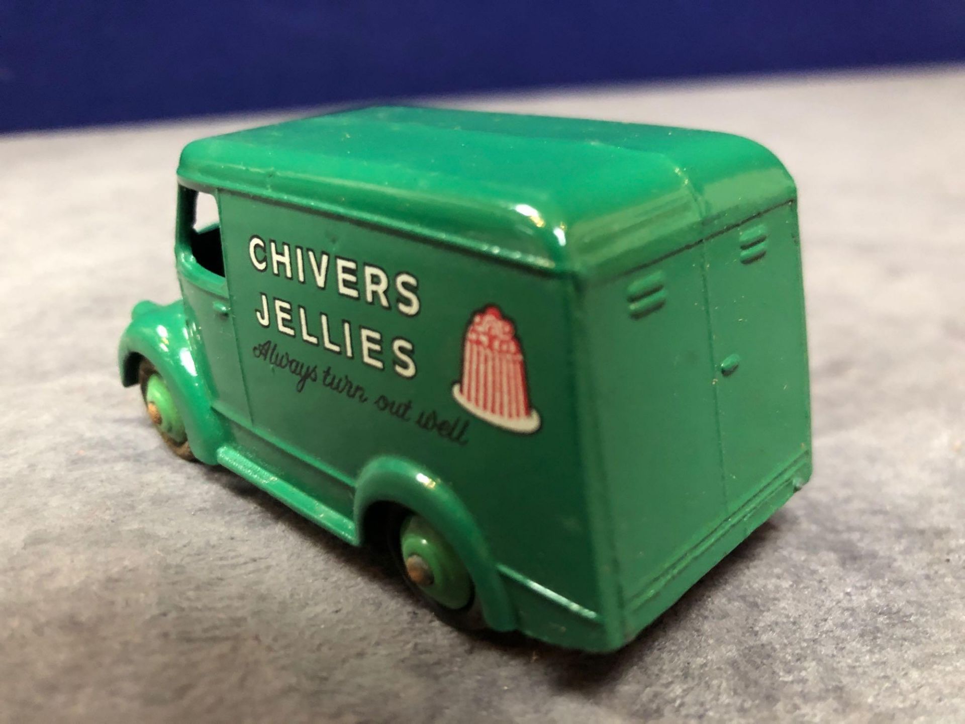 Dinky #452 Trojan 15cwt Van (Chivers) Green model is mint has a slight mark on roof in a solid - Image 3 of 4