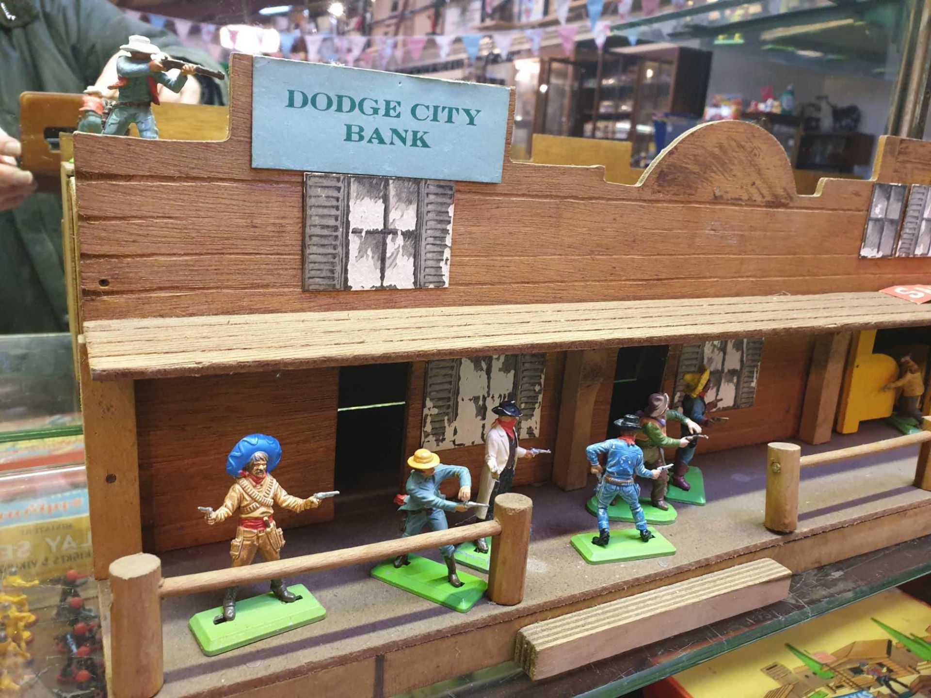 Hand Built Wooden Model Of A Dodge City Western Town 920 x 200 x 150 Complete With 14x W Britains - Image 5 of 5