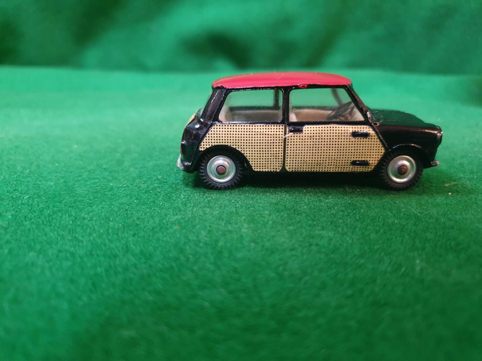 Corgi #227 Morris Mini Cooper Black Body With Red Roof Gold Wicker Work Decal Doors Unboxed In