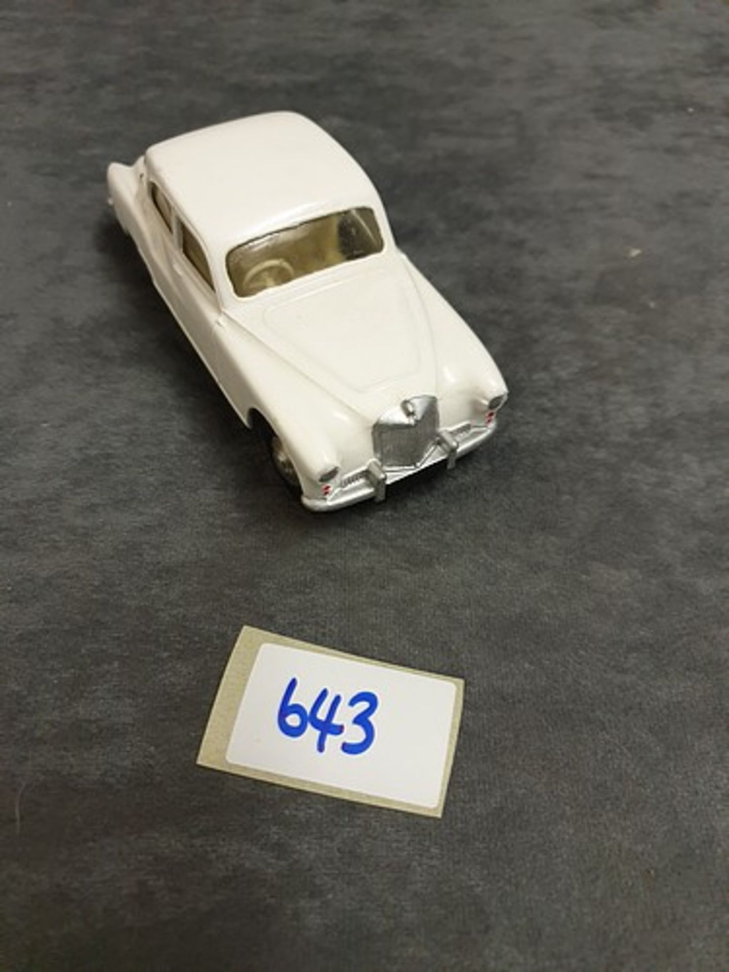 Spot-On By Tri-Ang Models Diecast #101 Armstrong Siddeley Sapphire In White And Cream Interior Model - Image 2 of 4