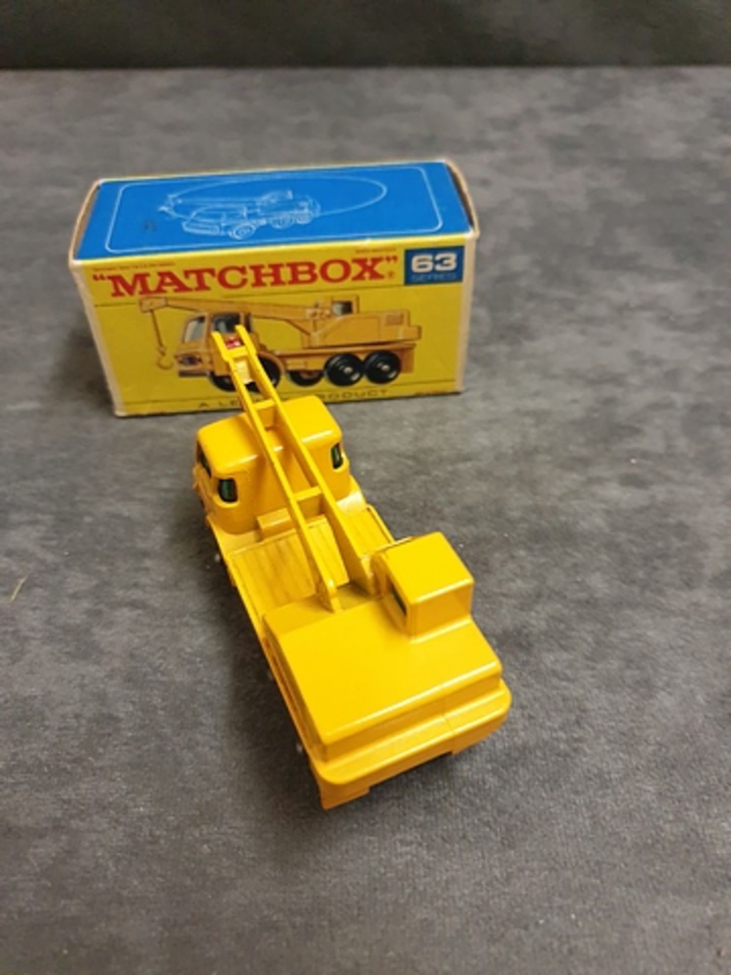 Matchbox Lesney Diecast #63c Dodge Crane Truck In Yellow Mint Model In Firm F Type Box 1968-1970 - Image 4 of 4