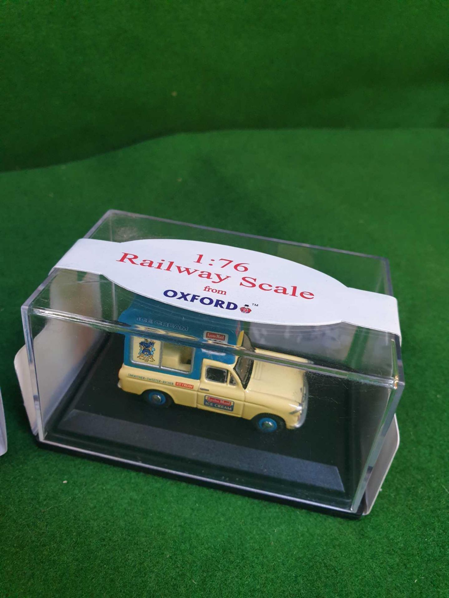 3x Oxford Road Show Diecast Models Comprising Of #CA003Oxford Diecast Bedford Ca Ice Cream Van Lyons - Image 3 of 4