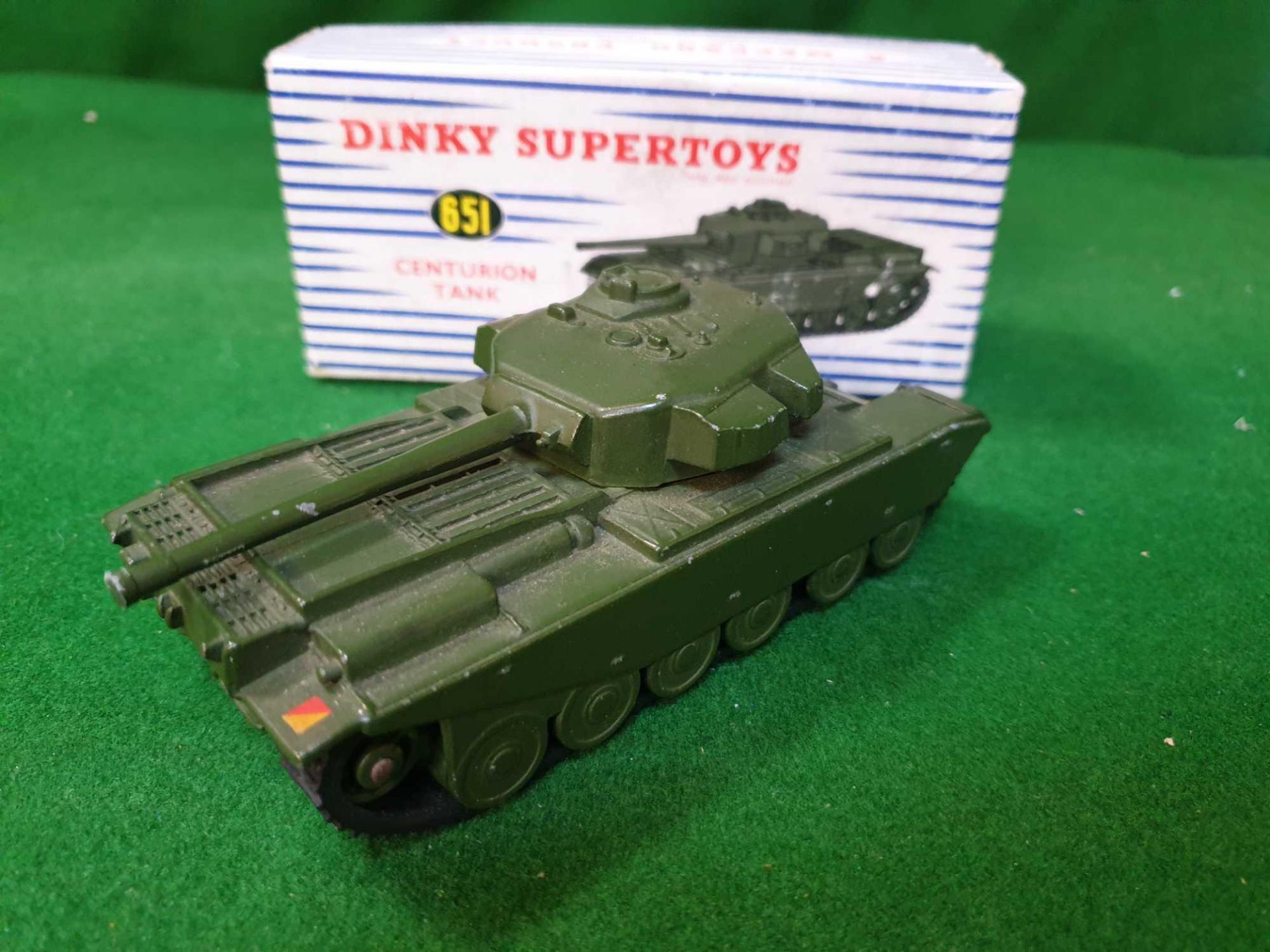 Dinky #651 Centurion Tank Green Rubber Tracks And Rotating Turret In Box 1954-1970 Near Mint In - Image 2 of 2
