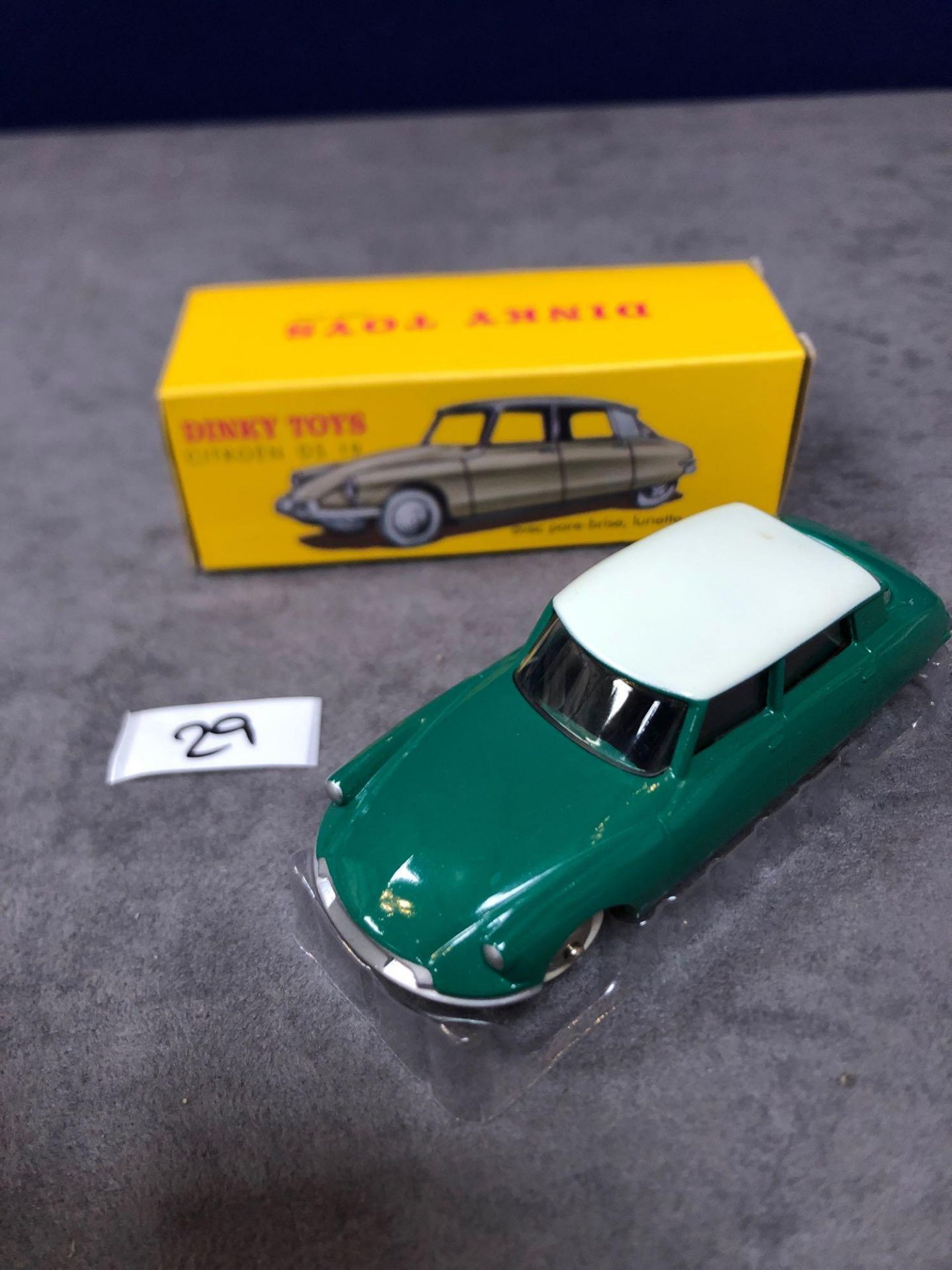 Dinky (Norev Edition) #24CP Citron DS19 Mint In Box 1958-1959