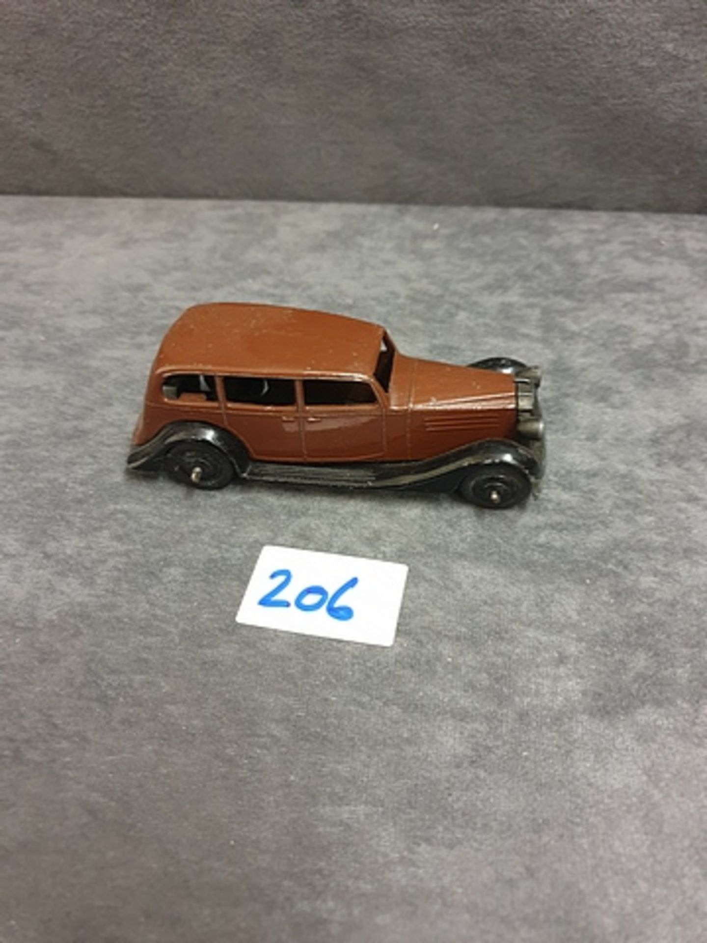 Dinky #30d Vauxhall 1946 In Brown Black Excellent Model Some Chipping Unboxed