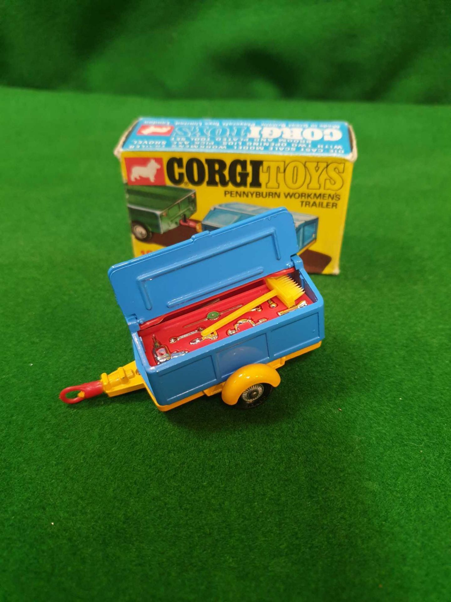 Corgi #109 Pennyburn Workers Trailer With Tools Mint Model In A Firm Box (Missing Pick Axe) - Image 2 of 4