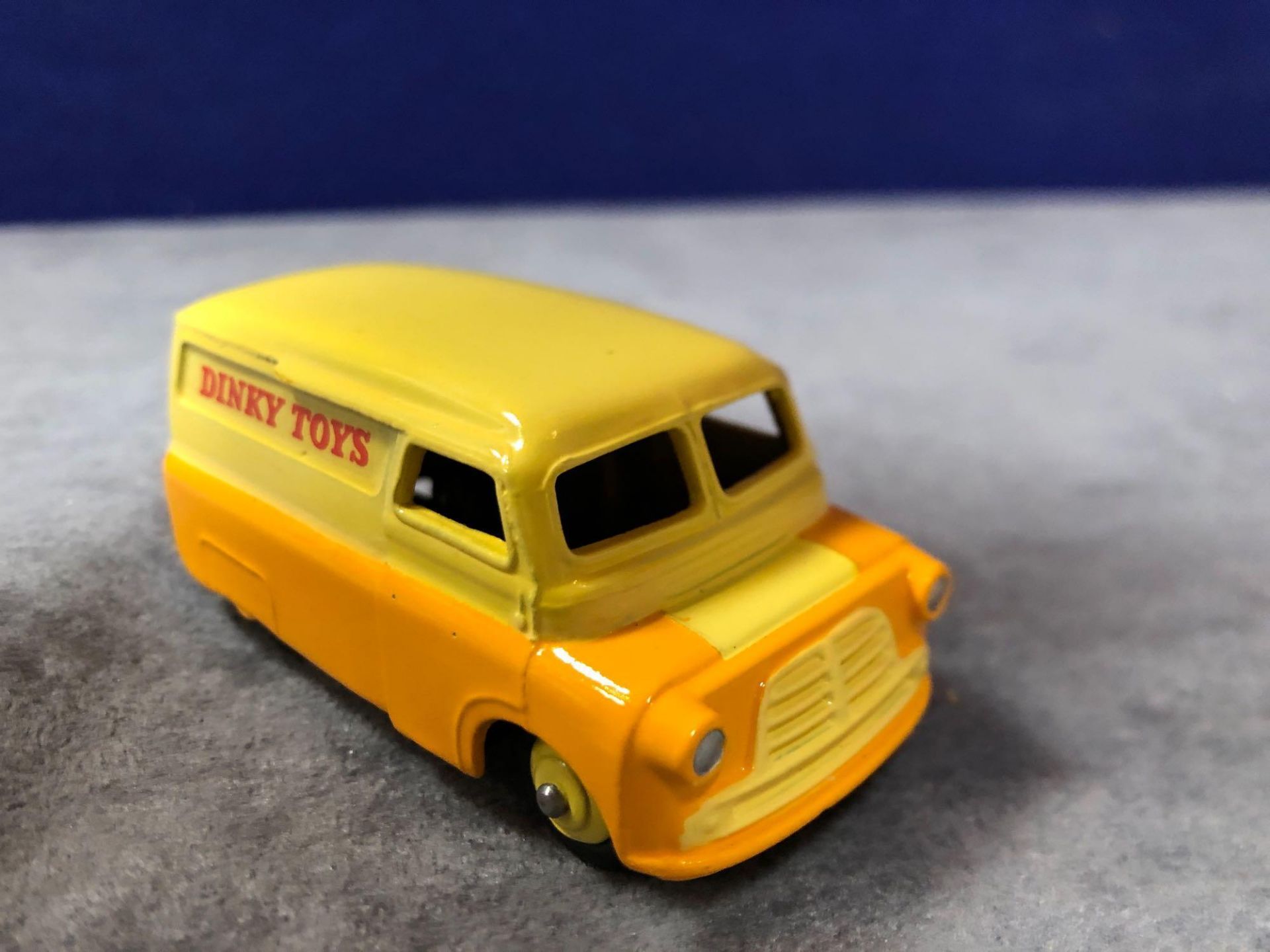 Dinky #482 Bedford Van Yellow/Orange (Dinky Toys) - Yellow Wheels And Silver Trim. 1956 - 1960 - Bild 2 aus 4