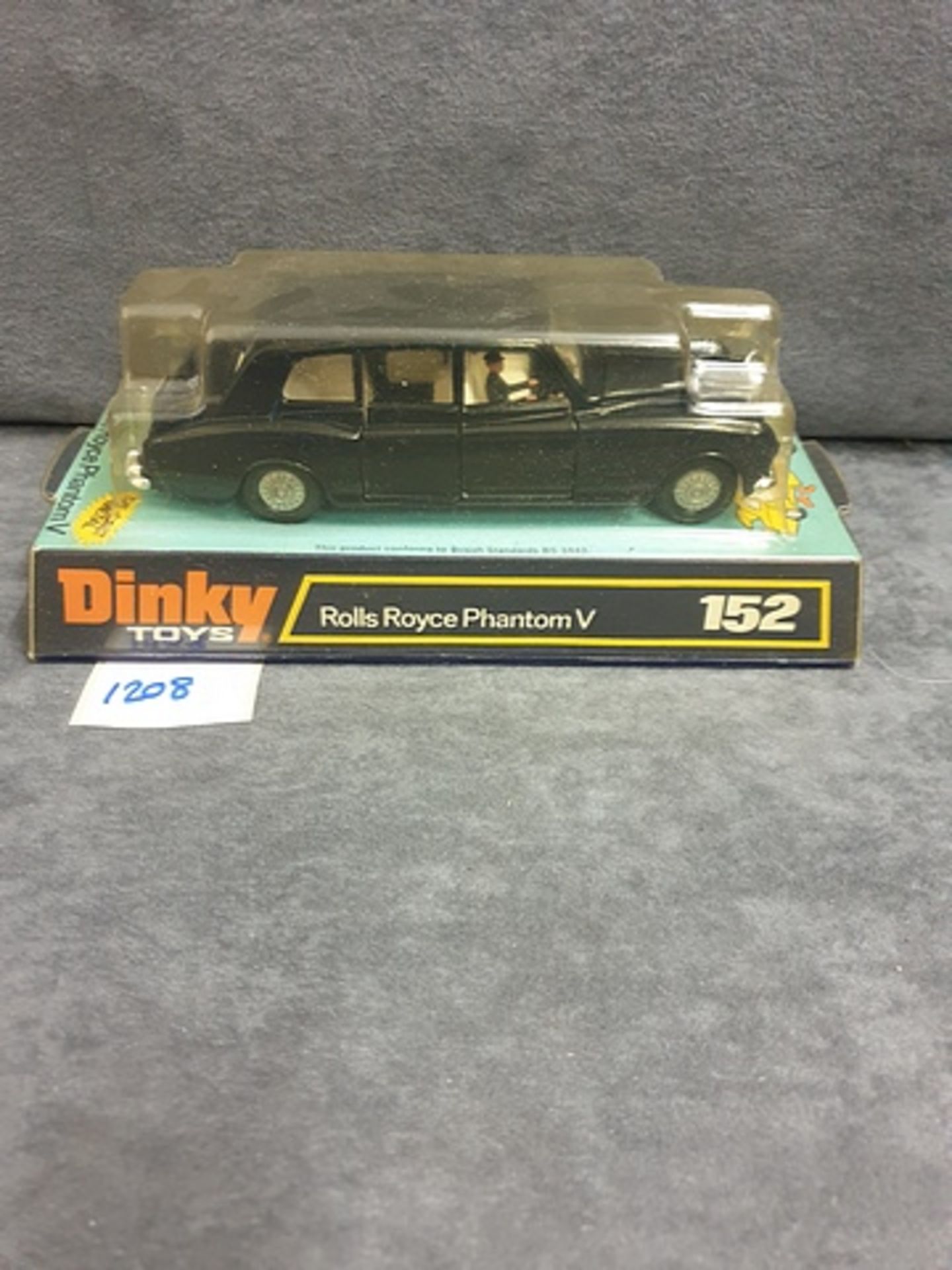 Dinky #152 Rolls Royce Phantom V In Black With White Initerior And Driver In A Great Clear Bubble