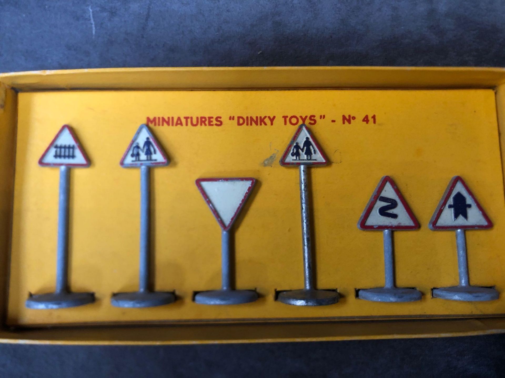 Dinky (France) #41 Country Traffic Signs Panneaux De Signalisation Route Mint Condition In A - Image 2 of 2