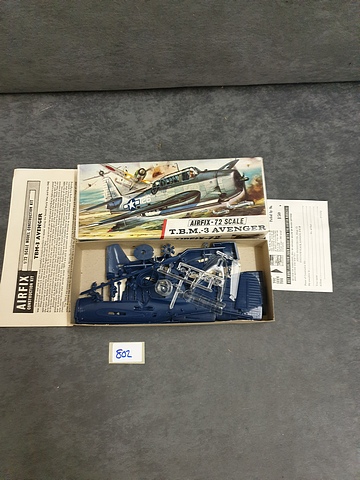 Airfix - 72 1966 Series 2 Model Kit #297 T.B.M - 3 Avenger On Sprues With Instructions In Box - Image 2 of 2