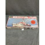 Revell 5226 27,5 M Klasse Seenotkreuzer "Berlin" Search And Rescue Cruiser 1/72 Scale 1988 On Sprues