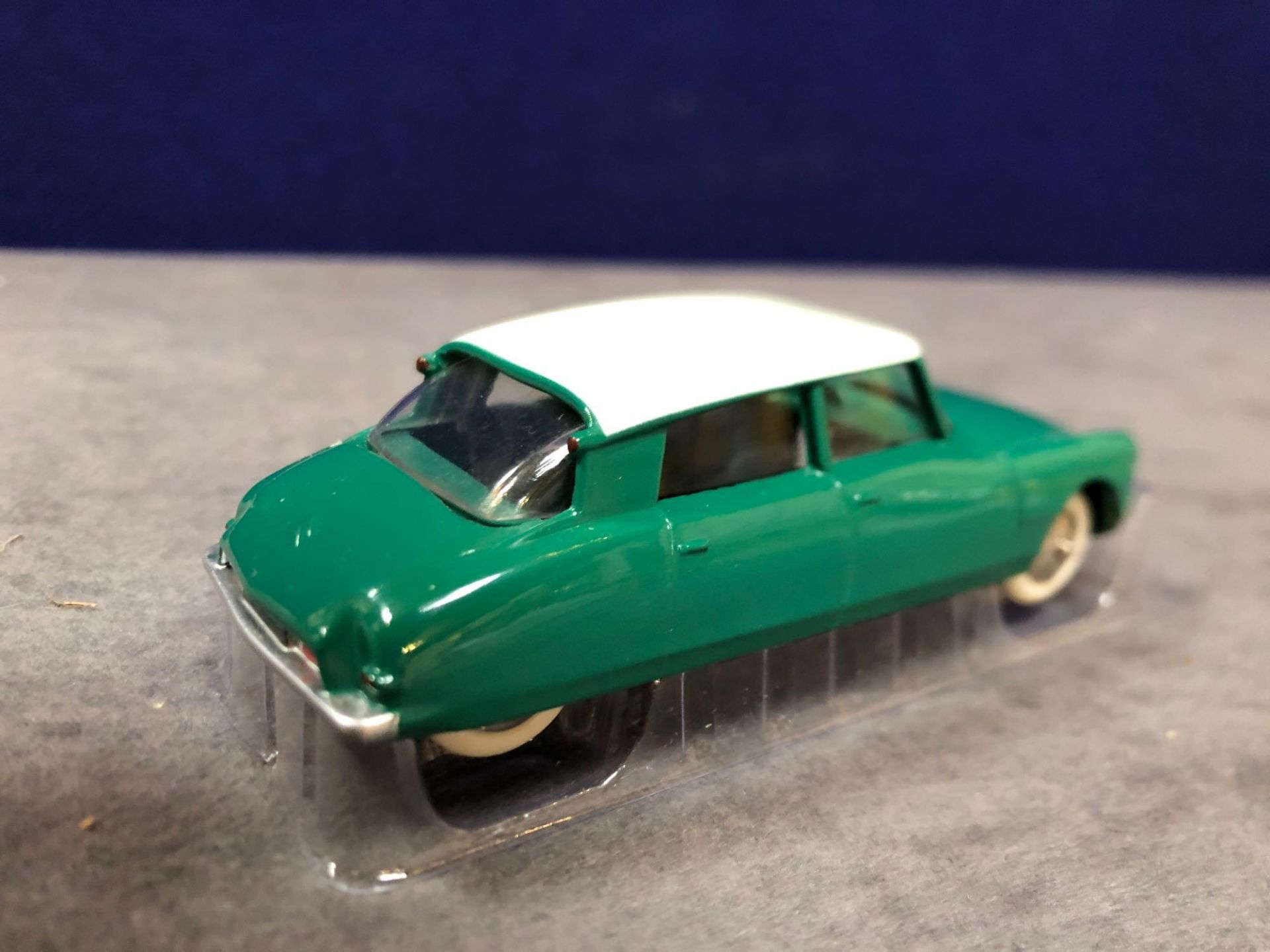 Dinky (Norev Edition) #24CP Citron DS19 Mint In Box 1958-1959 - Bild 3 aus 3