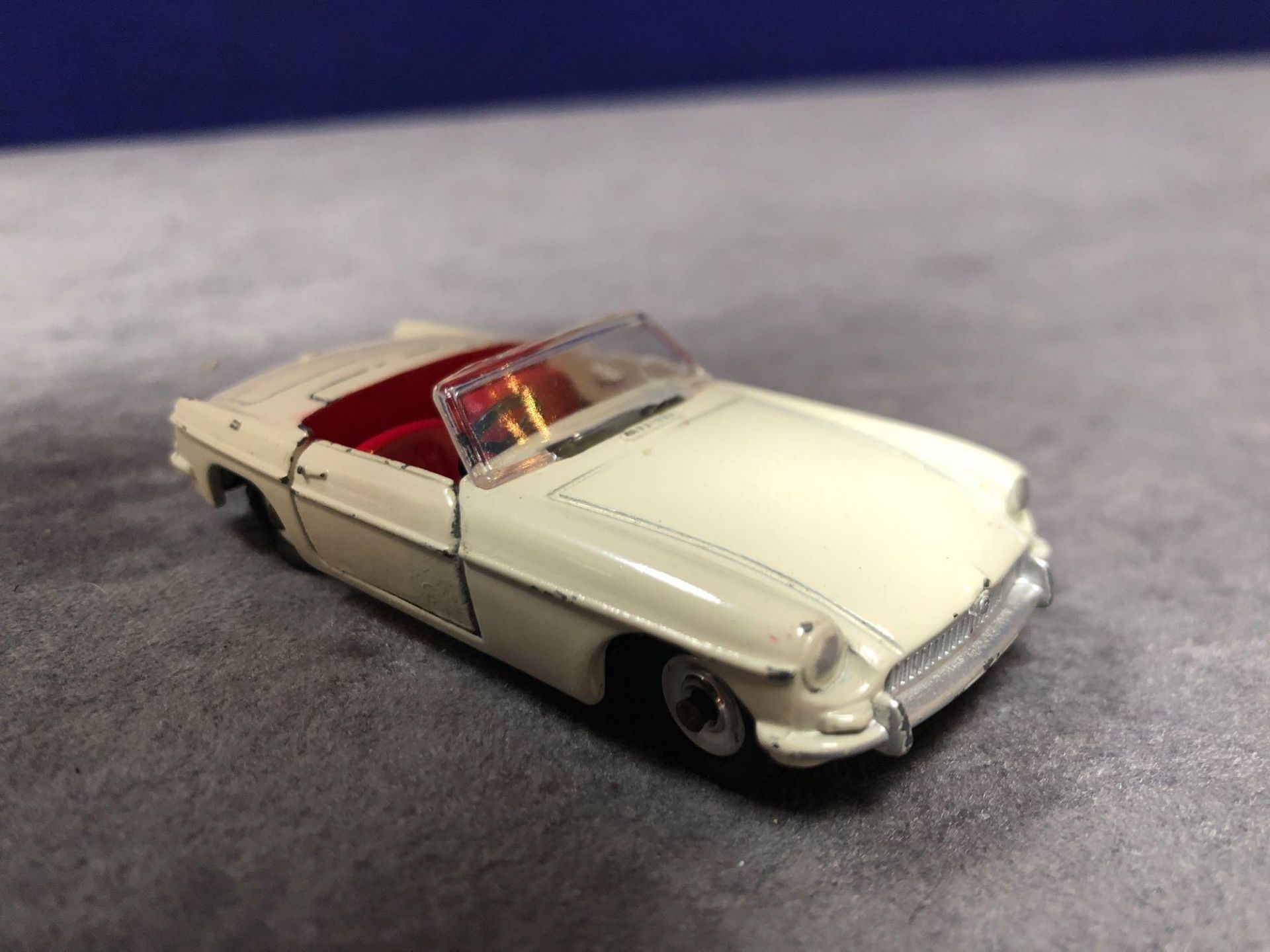 Dinky #113 MGB Cream Red Interior 1962-1968 Unboxed Missing Driver Very Good Model Some Wear But - Bild 2 aus 4