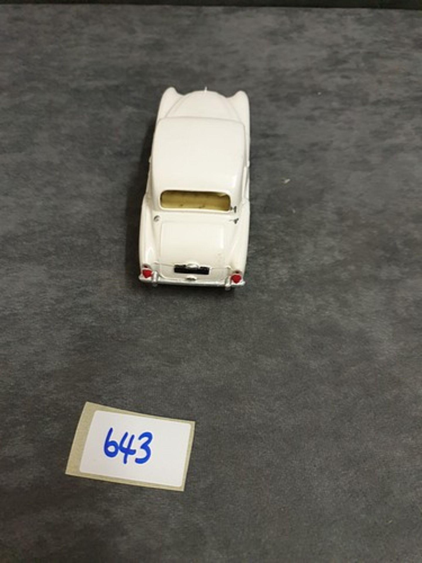 Spot-On By Tri-Ang Models Diecast #101 Armstrong Siddeley Sapphire In White And Cream Interior Model - Image 4 of 4