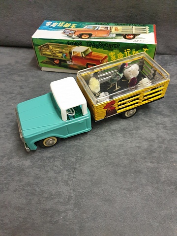 Friction Powered 1970's Rare #MF985 Fowls Transporter Truck In Original Box - Image 5 of 5