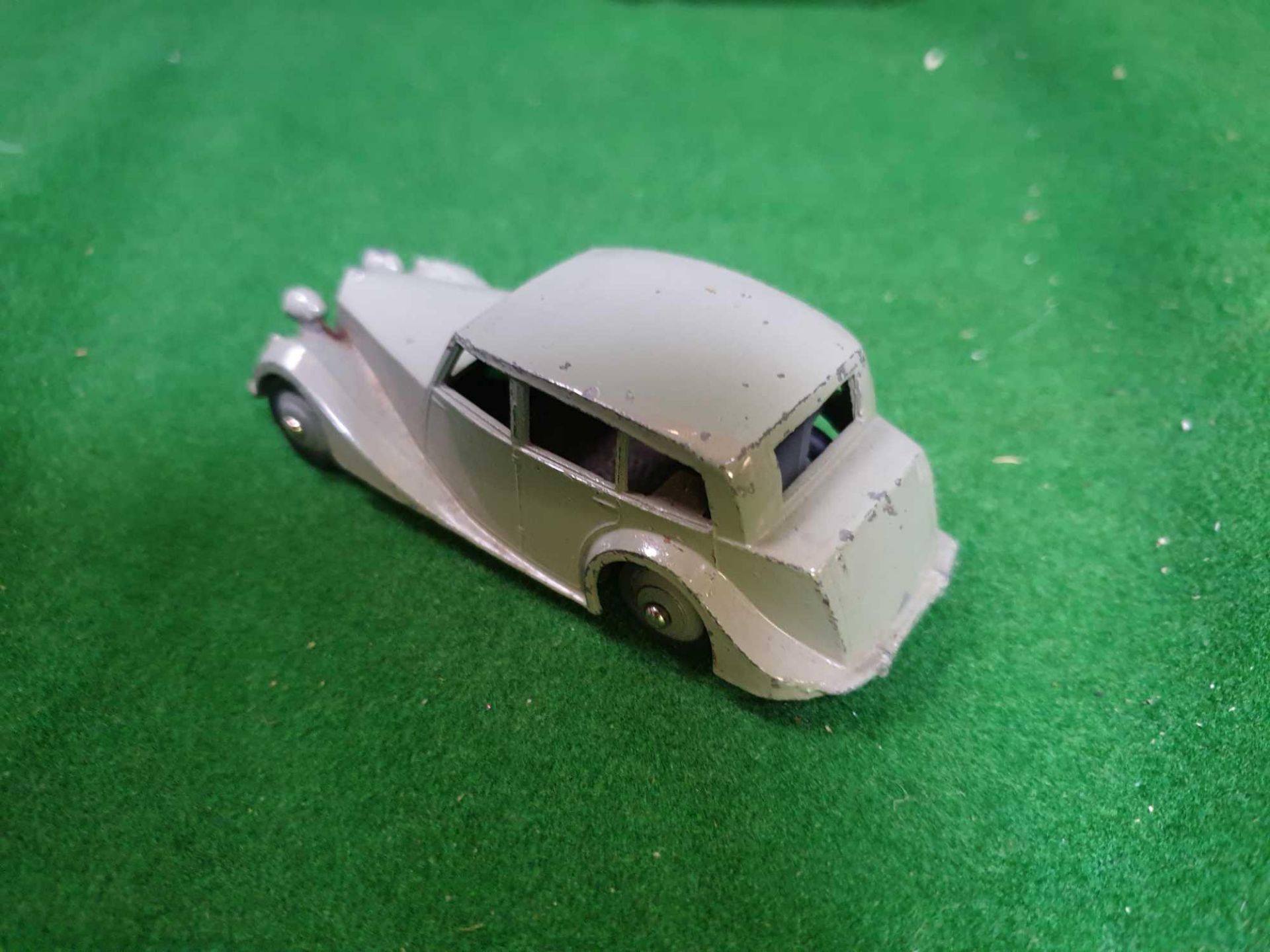 Dinky #40b Triumph 1800 Saloon Grey This Is The Rarer Early Version Of The Dinky Toys Triumph 1800 - Image 3 of 4