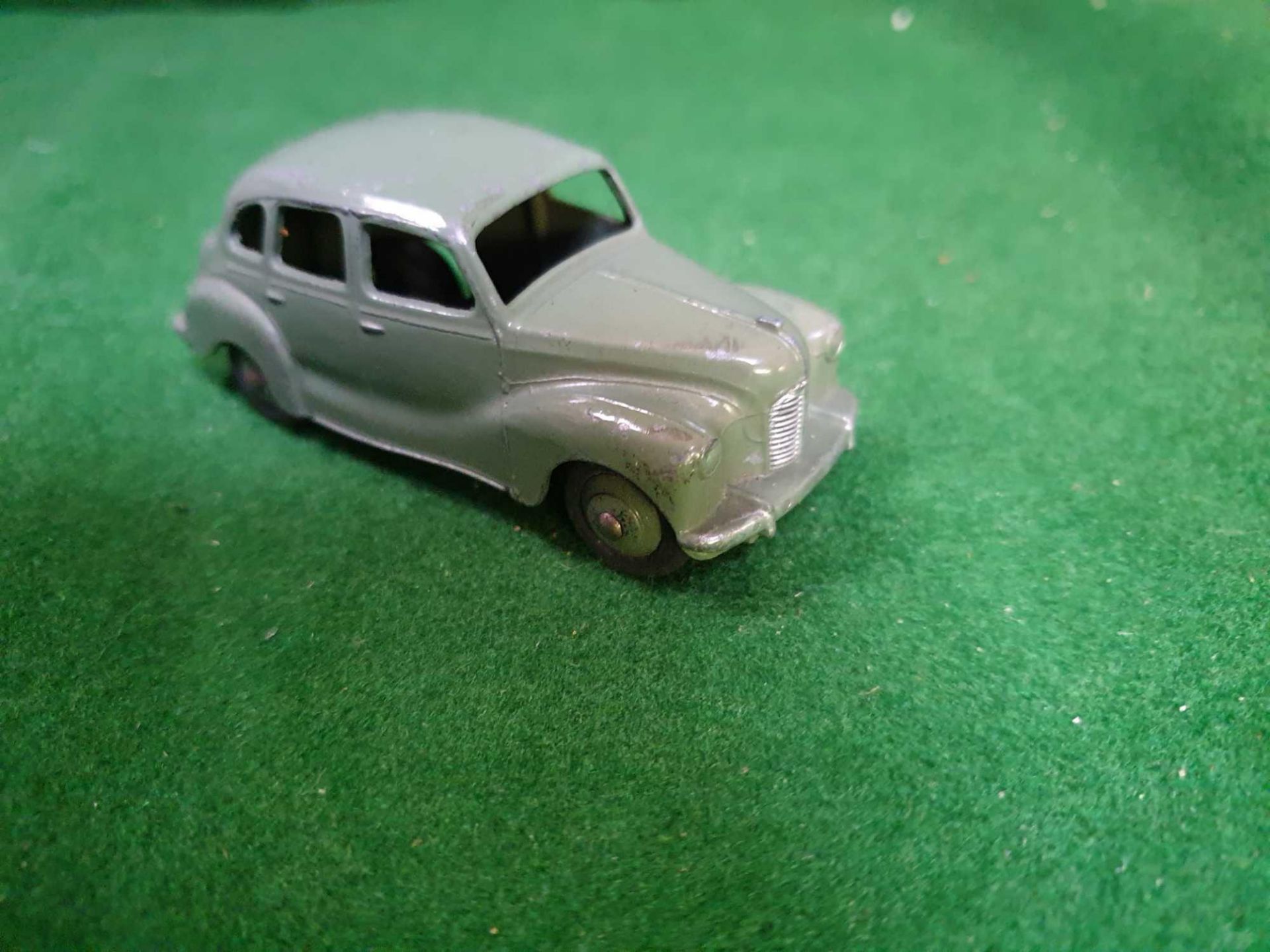 Dinky #152 Austin A40 Devon Light Green/Light Green - Light Green Body And Light Green Hubs Large - Image 2 of 3