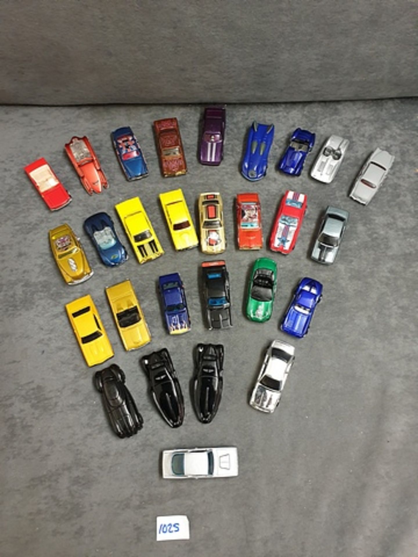 28 x Loose Hotwheels Vehicles as Photographed