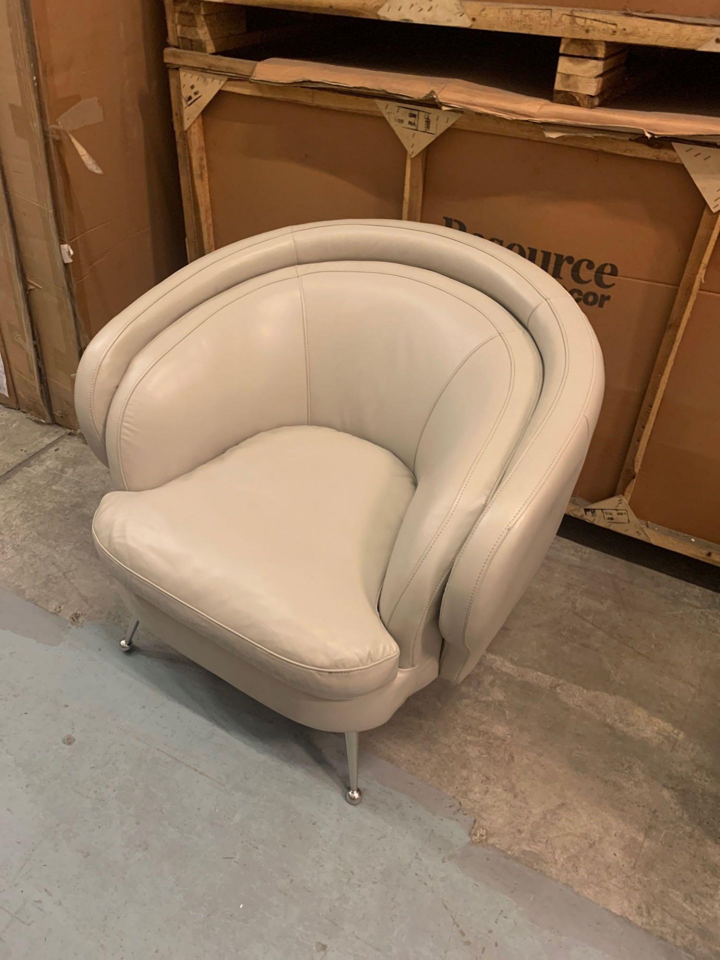 Tesoro Tub Chair Cream Leather W930 x D860 x H790mm - Image 5 of 7