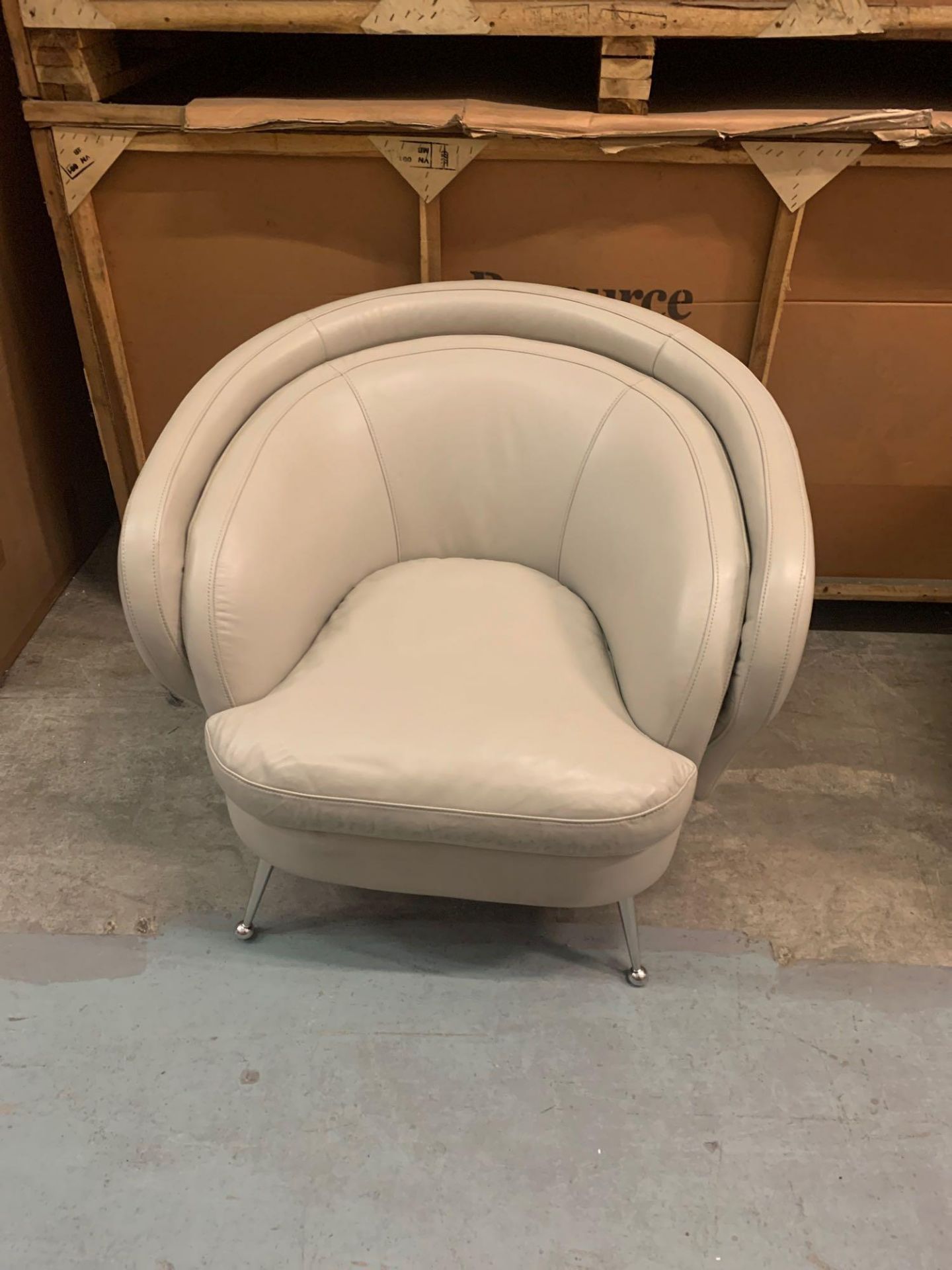 Tesoro Tub Chair Cream Leather W930 x D860 x H790mm - Image 6 of 7