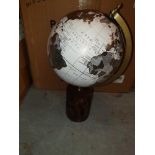 Globe 20 x 30cm