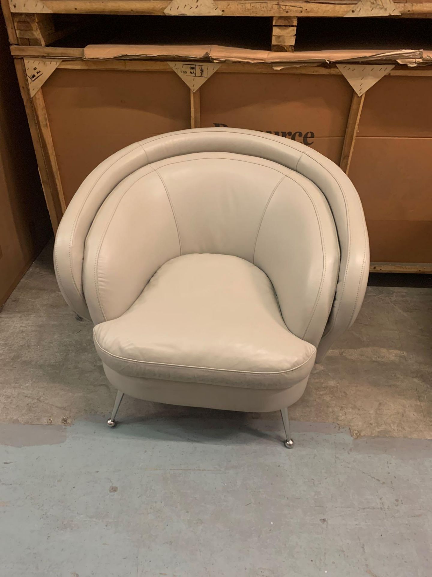 Tesoro Tub Chair Cream Leather W930 x D860 x H790mm - Image 3 of 7