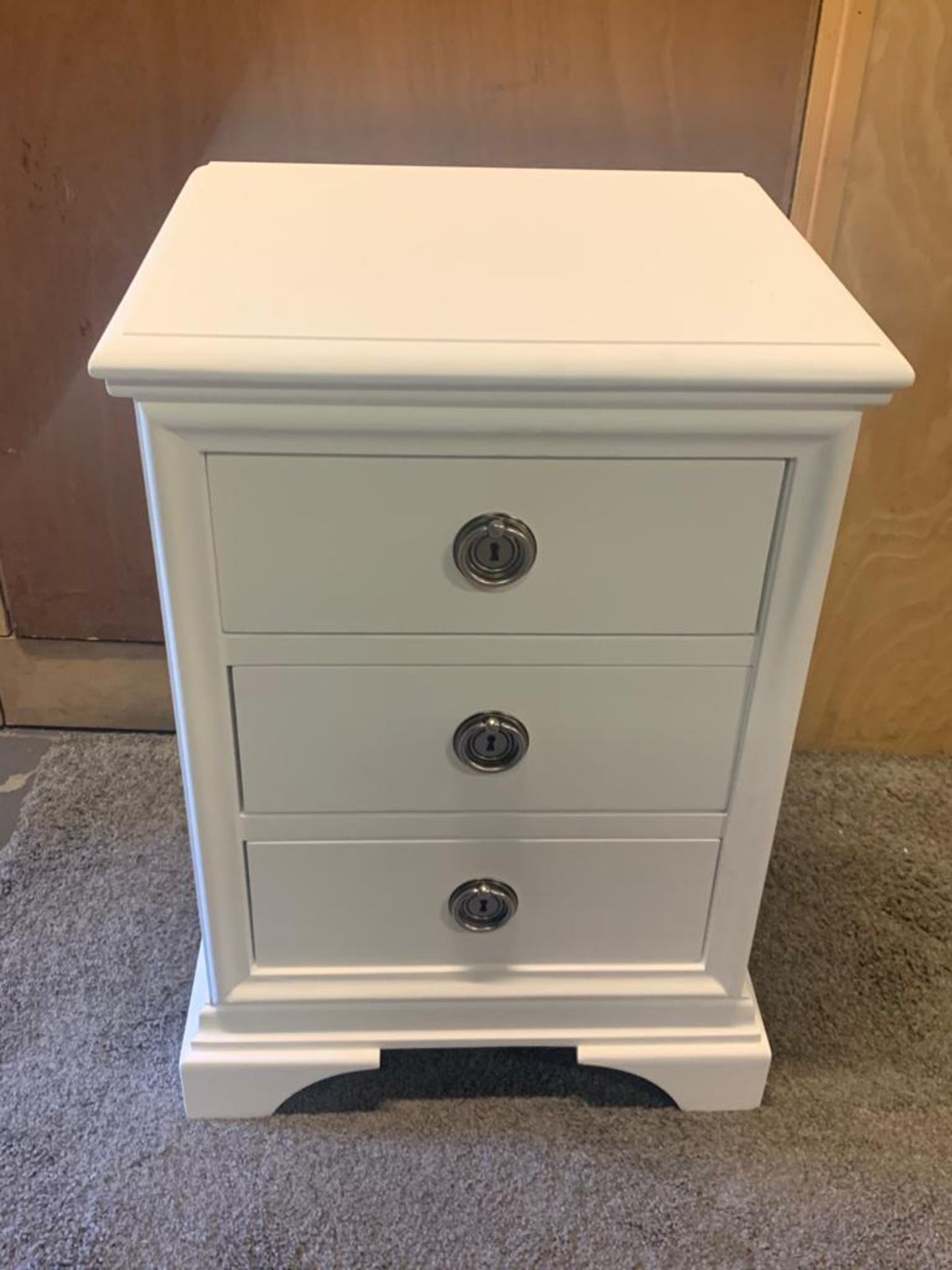 Laura ashley cotton White 3 drawer bedside table Our timeless bedside cabinets are a classic shape - Image 2 of 4