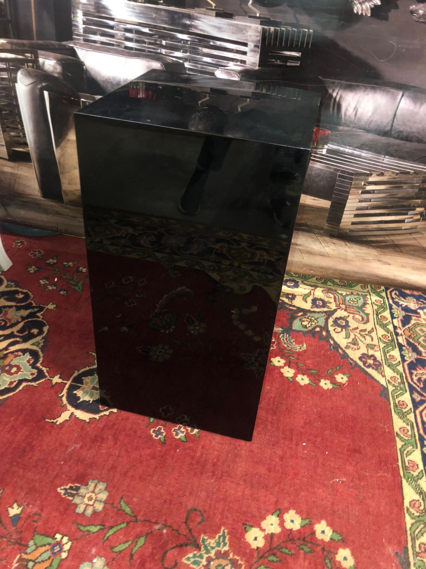 Black gloss lighting plinth