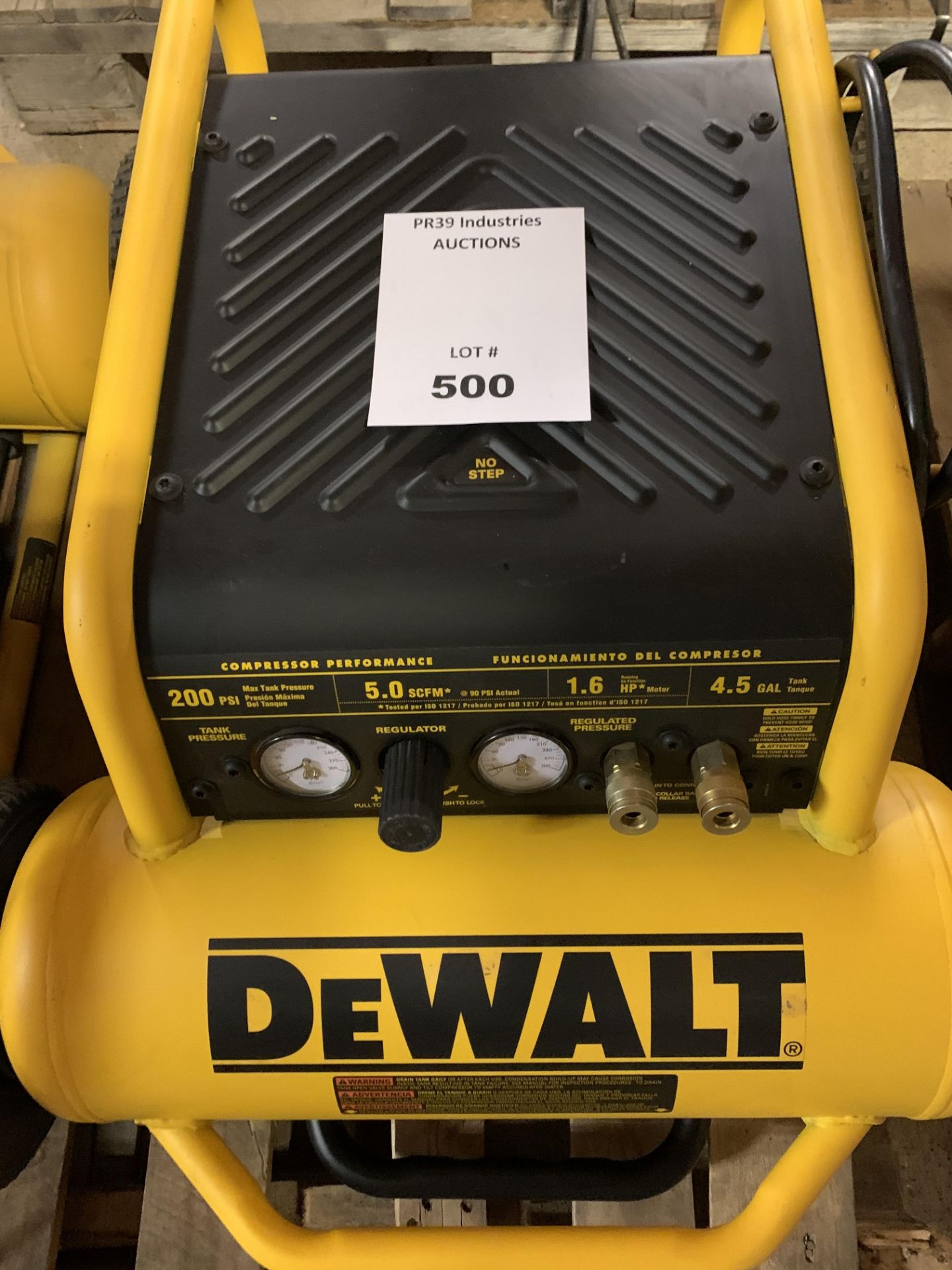 DEWALT D55146 OIL FREE 1.6HP PORTABLE AIR COMPRESSOR 200PSI