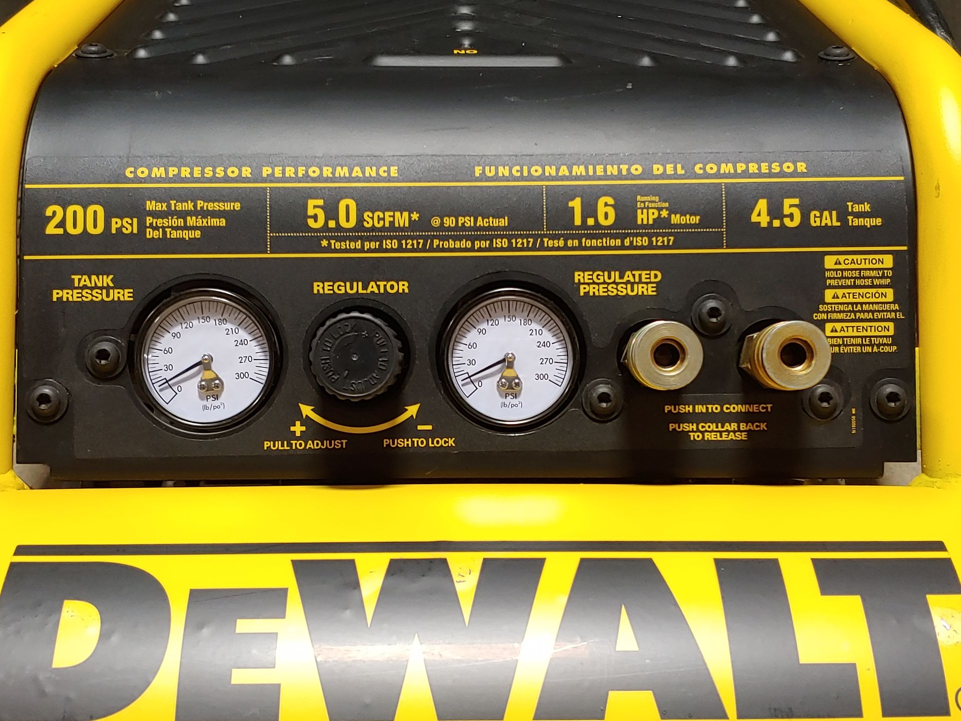 DEWALT D55146 OIL FREE 1.6HP PORTABLE AIR COMPRESSOR 200PSI - Image 4 of 8