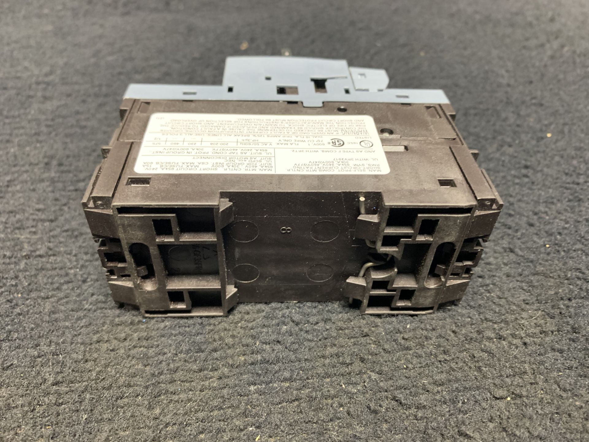 SIEMENS CIRCUIT BREAKER 3RV20111AA10 1.1-1.6A 3-POLE 240VAC | CIRCUIT BREAKER 3RV20110JA25 FOR MOTOR - Image 3 of 4