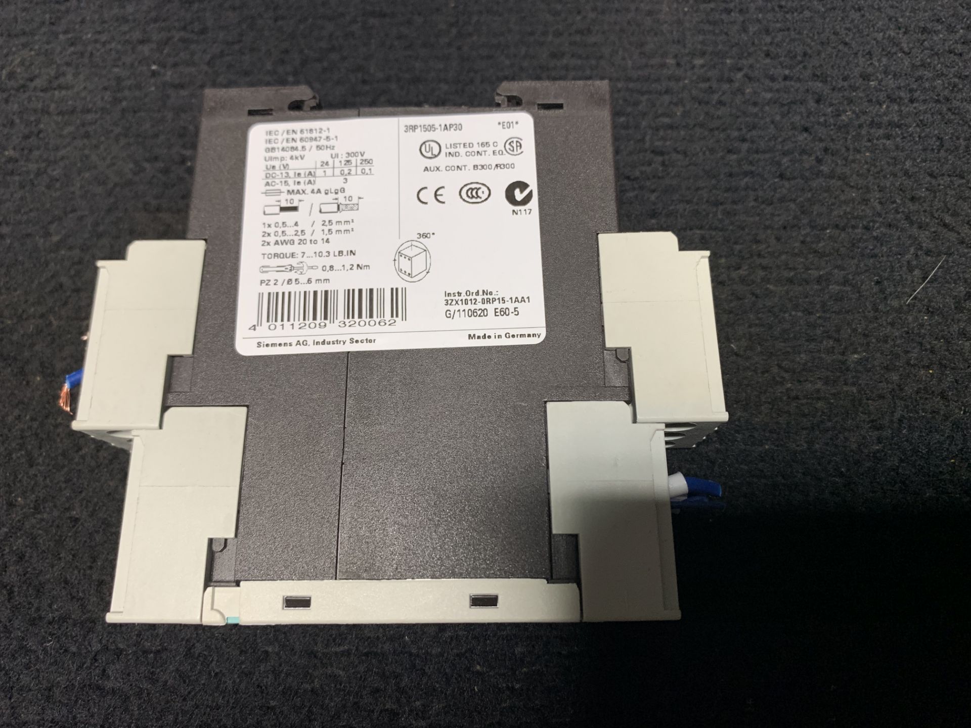 SIEMENS TIME RELAY 3RP1505-1AP30 200/240 VAC 24 VDC 50/60 HZ | RELAY VOLTAGE MONITOR 3UG4615-1CR20 - Image 2 of 5