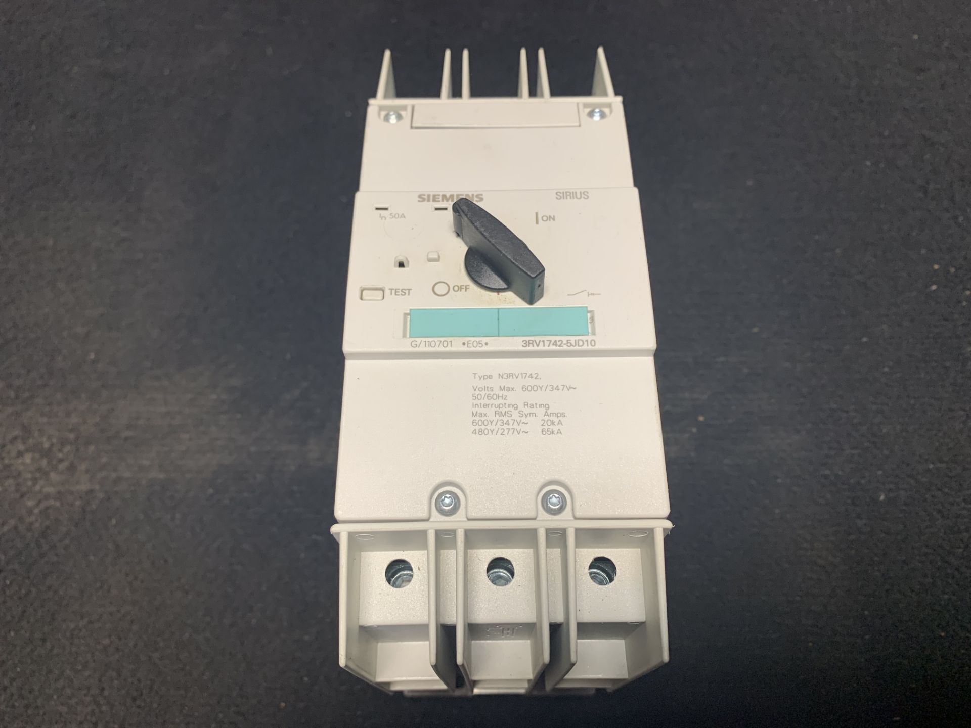 SIEMENS CIRCUIT BREAKER 3RV1742-5JD10,3P 50A - Bild 2 aus 7