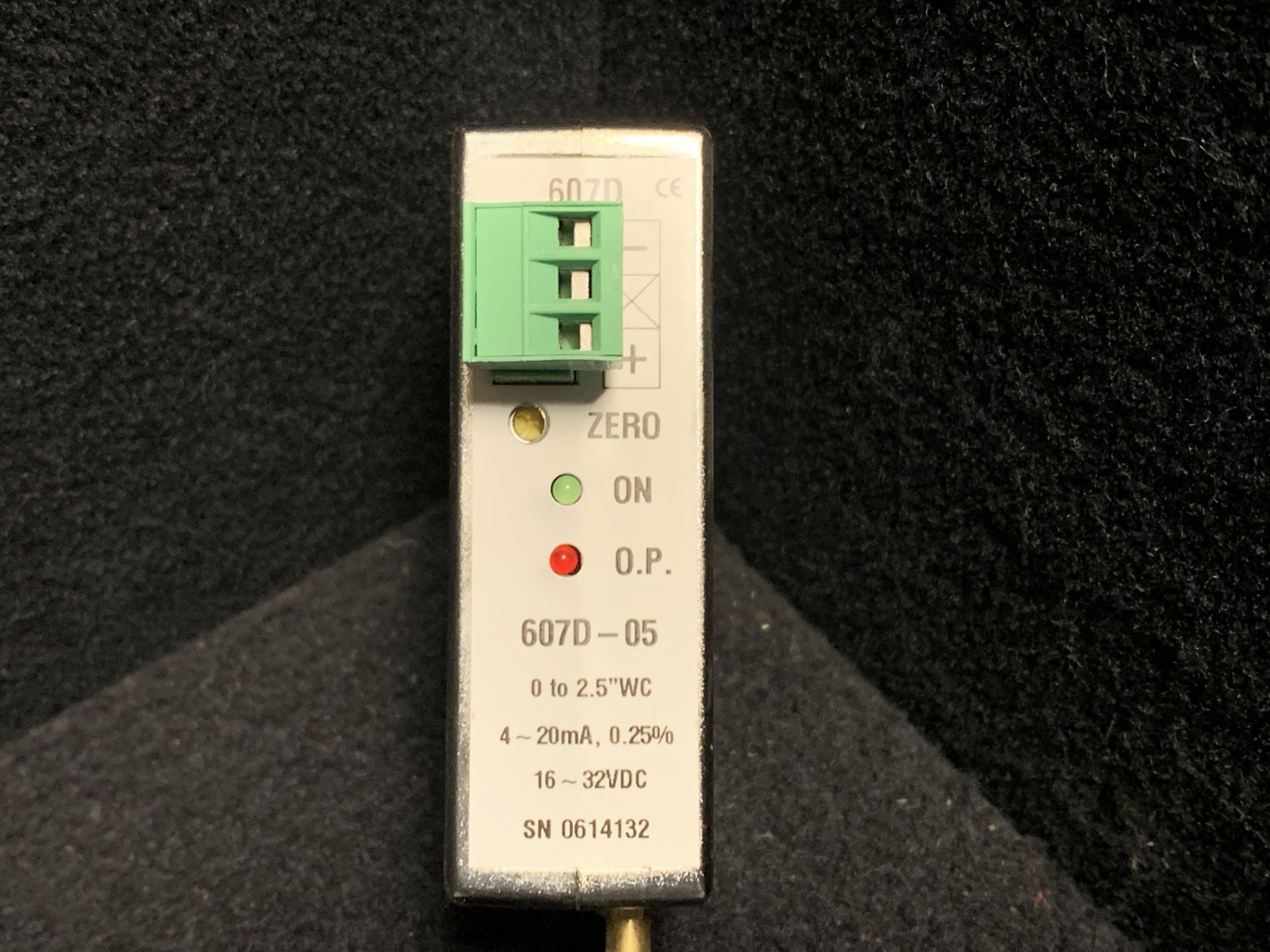 DWYER 607D-05 PRESSURE XMETER 0-2.5" W.C. - Image 2 of 4