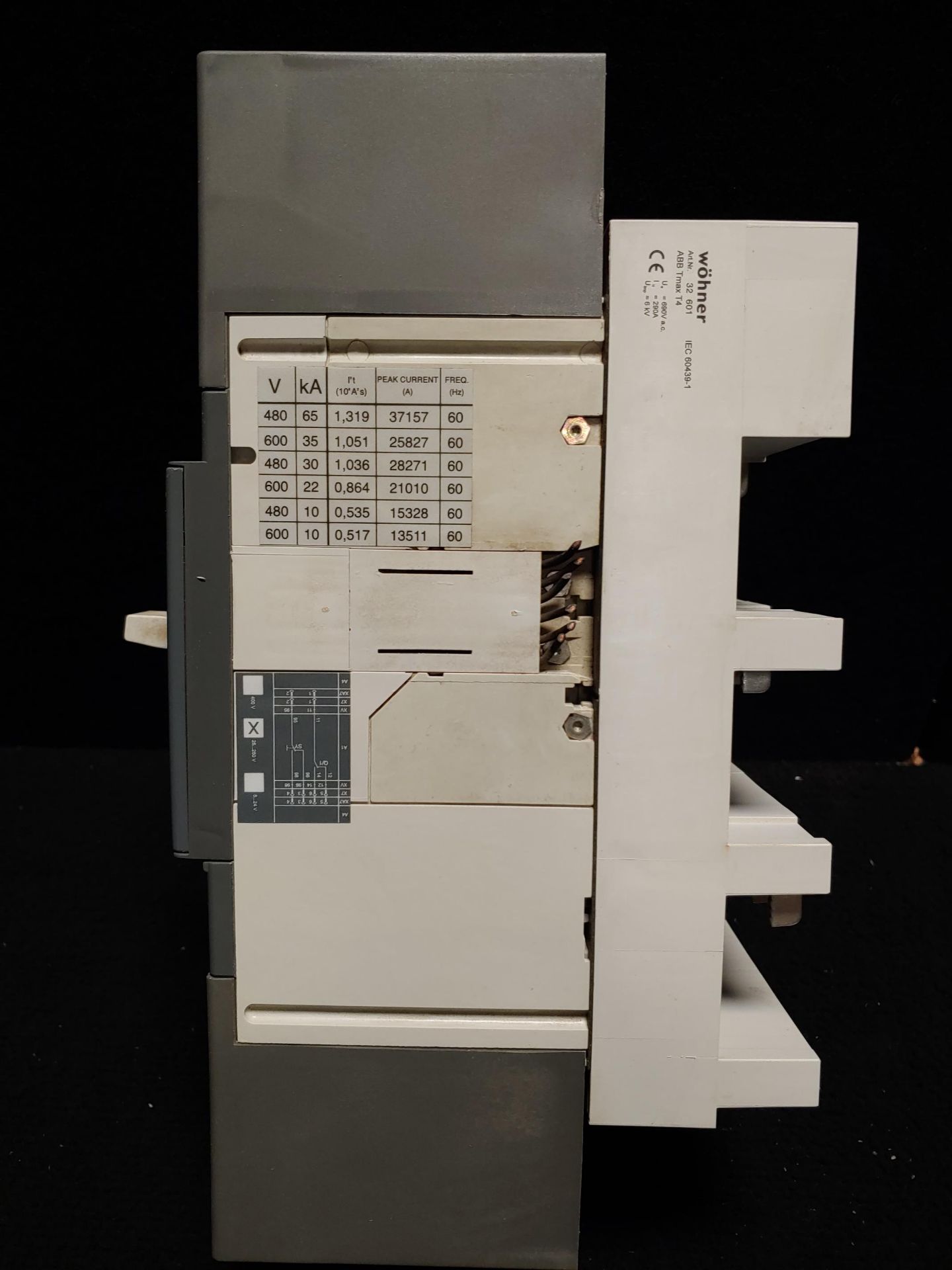 ABB SACE TMAX T 3-POLE CIRCUIT BREAKER T4H 250 - Image 4 of 8