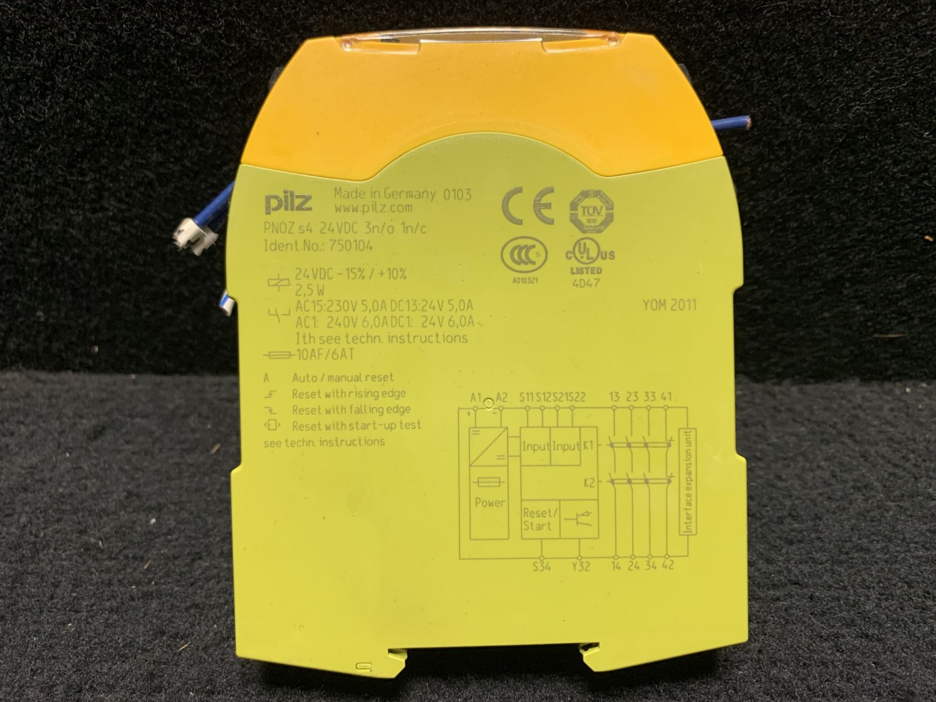 PILZ PN0Z OUTPUT MODULE PN0Z S4 240DC 4N/O 1N/C AND PILZ PZE SAFETY RELAY 240DC PZE X4 24VDC 4N/O - Image 2 of 6