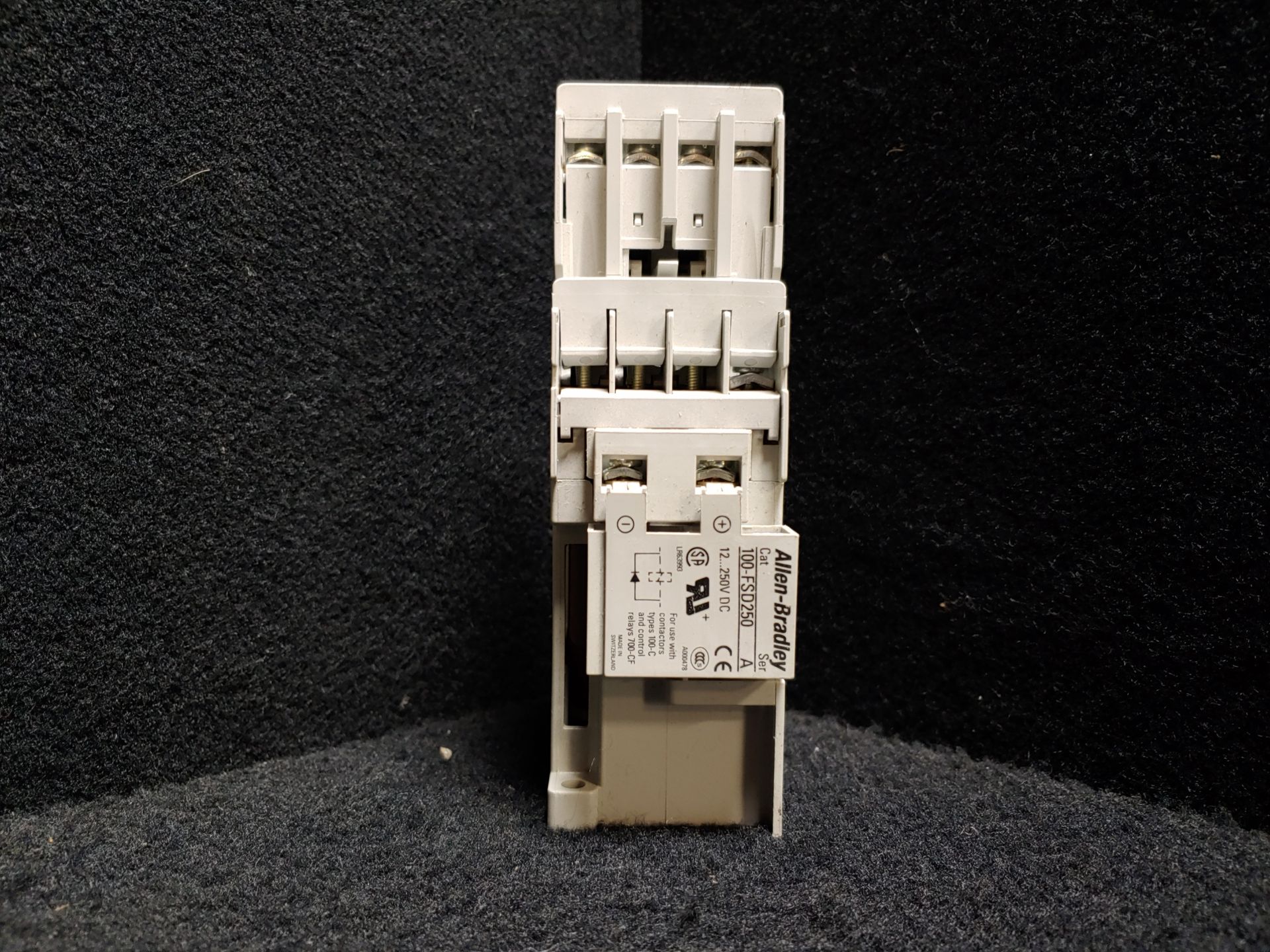 ALLEN BRADLEY 700-CFB220Z*A SAFETY CONTROL RELAY 24VDC - Image 6 of 7