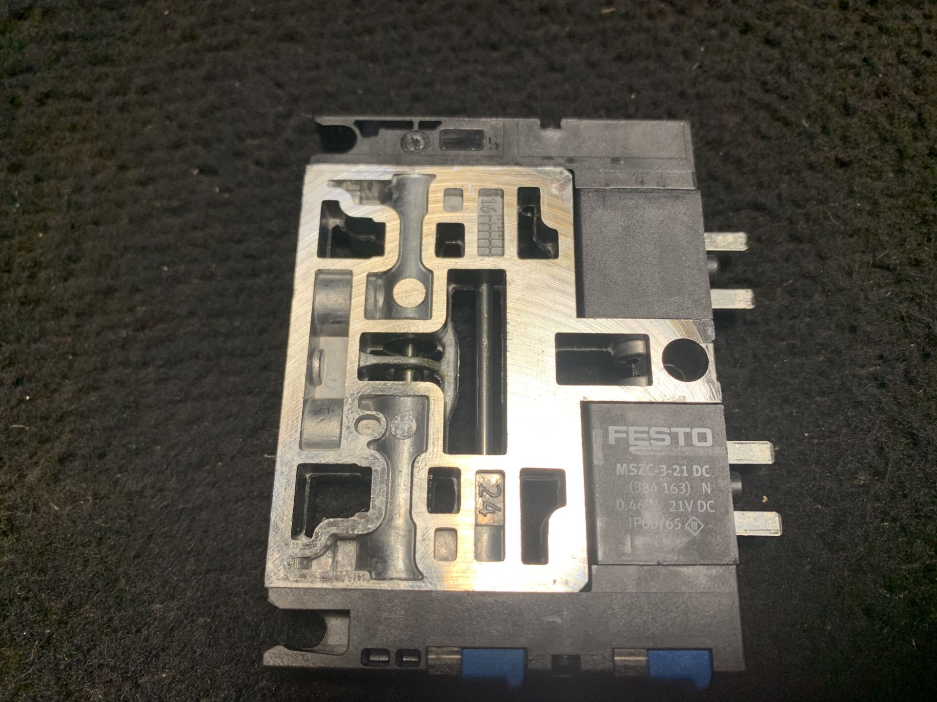 NEW IN BOX - FESTO GF18M5 ROTARY DISTRIBUTOR, CPV10-M1H-5JS-M7 SOLENOID VALVE - Bild 2 aus 6