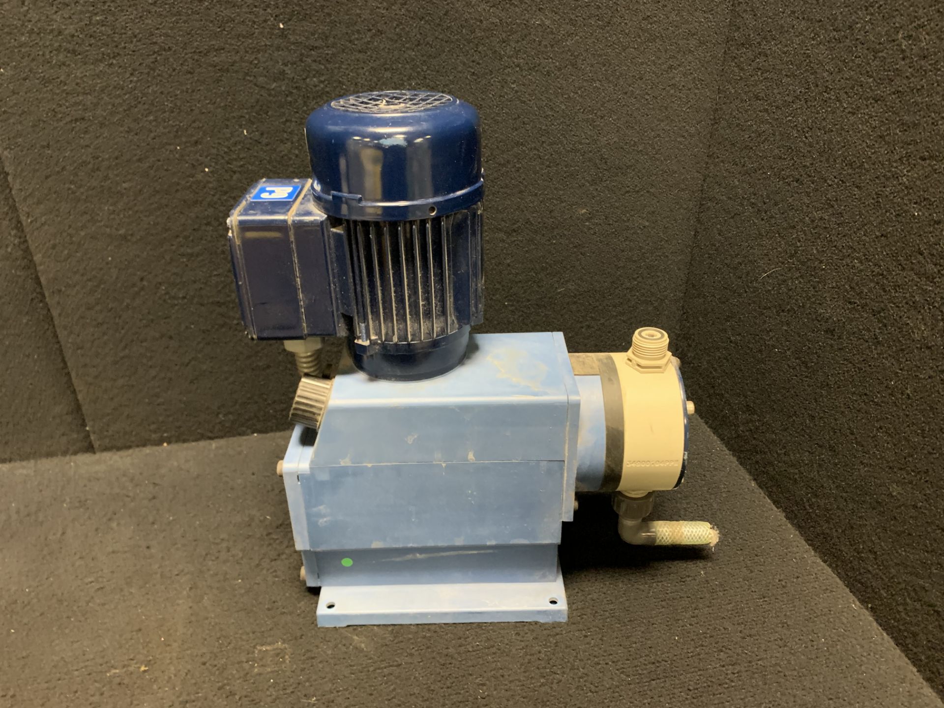 ELADOS EMP III DIAPHRAM PUMP TYPE 00540 - 54 LITRE/HR, 230 V / 50/60 Hz, 950 Ma, 90 W - Image 5 of 10